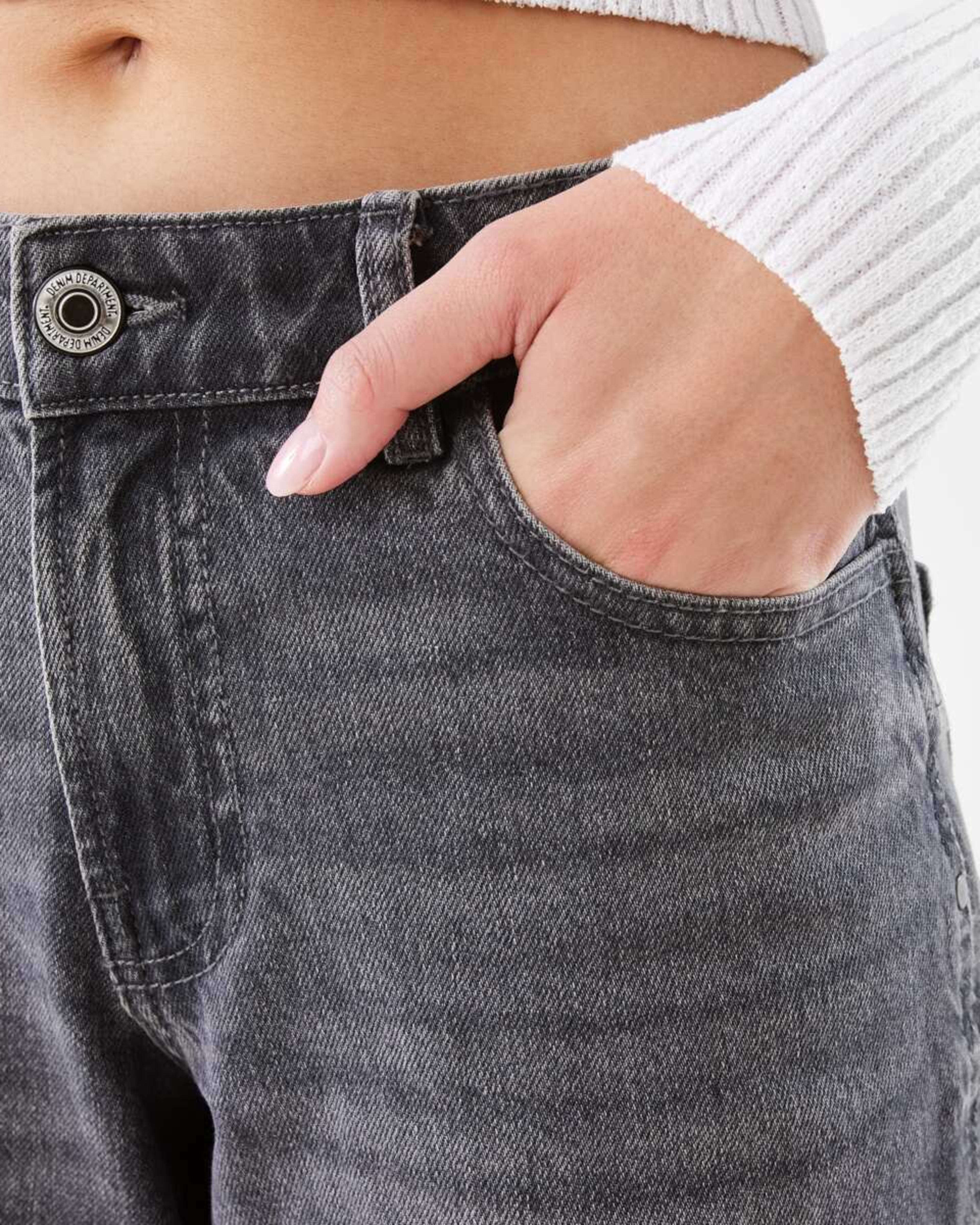 8 Straight Leg Stud Jeans Grey Wash, 8 of 9