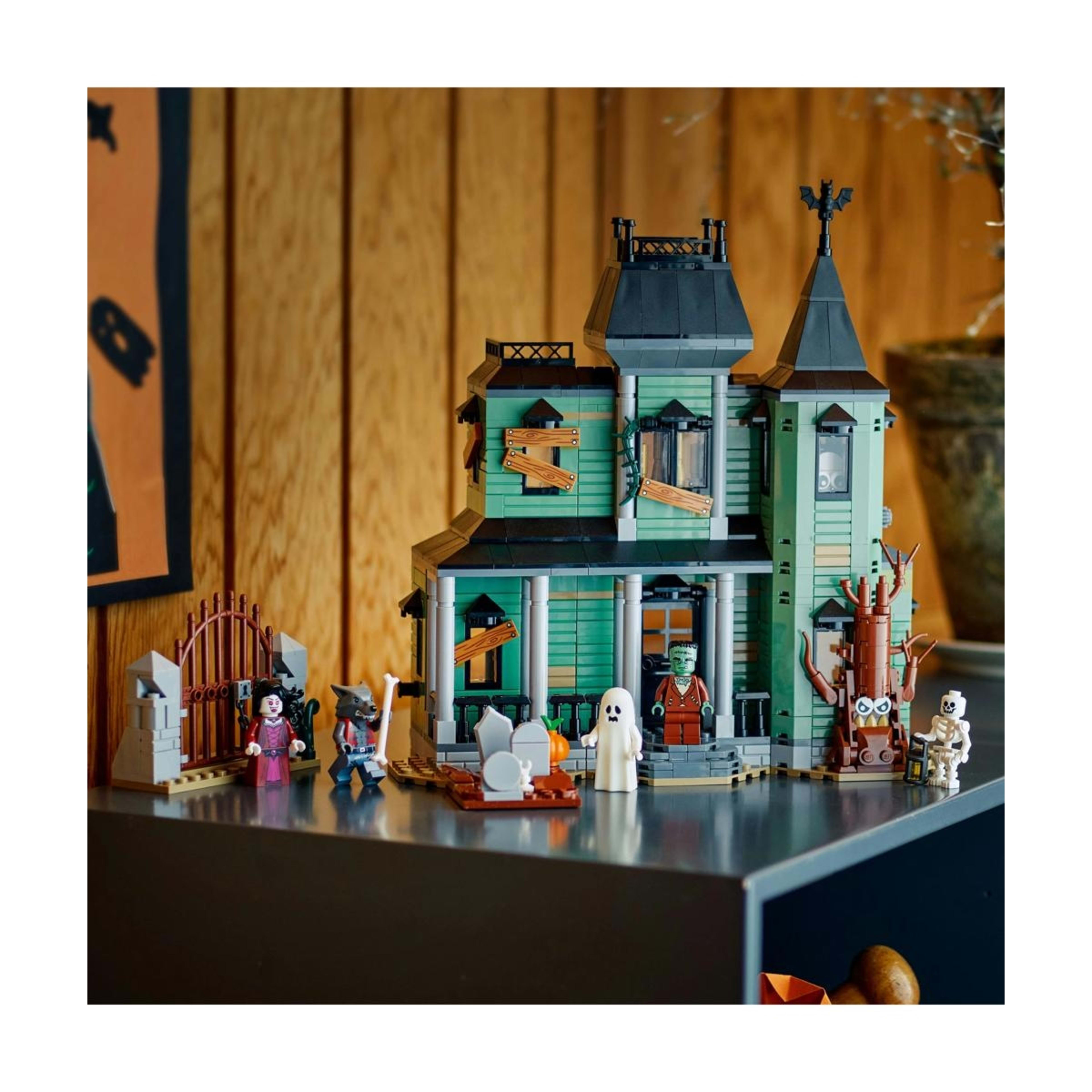 9 LEGO Creator Haunted Mansion 31167, 9 of 10