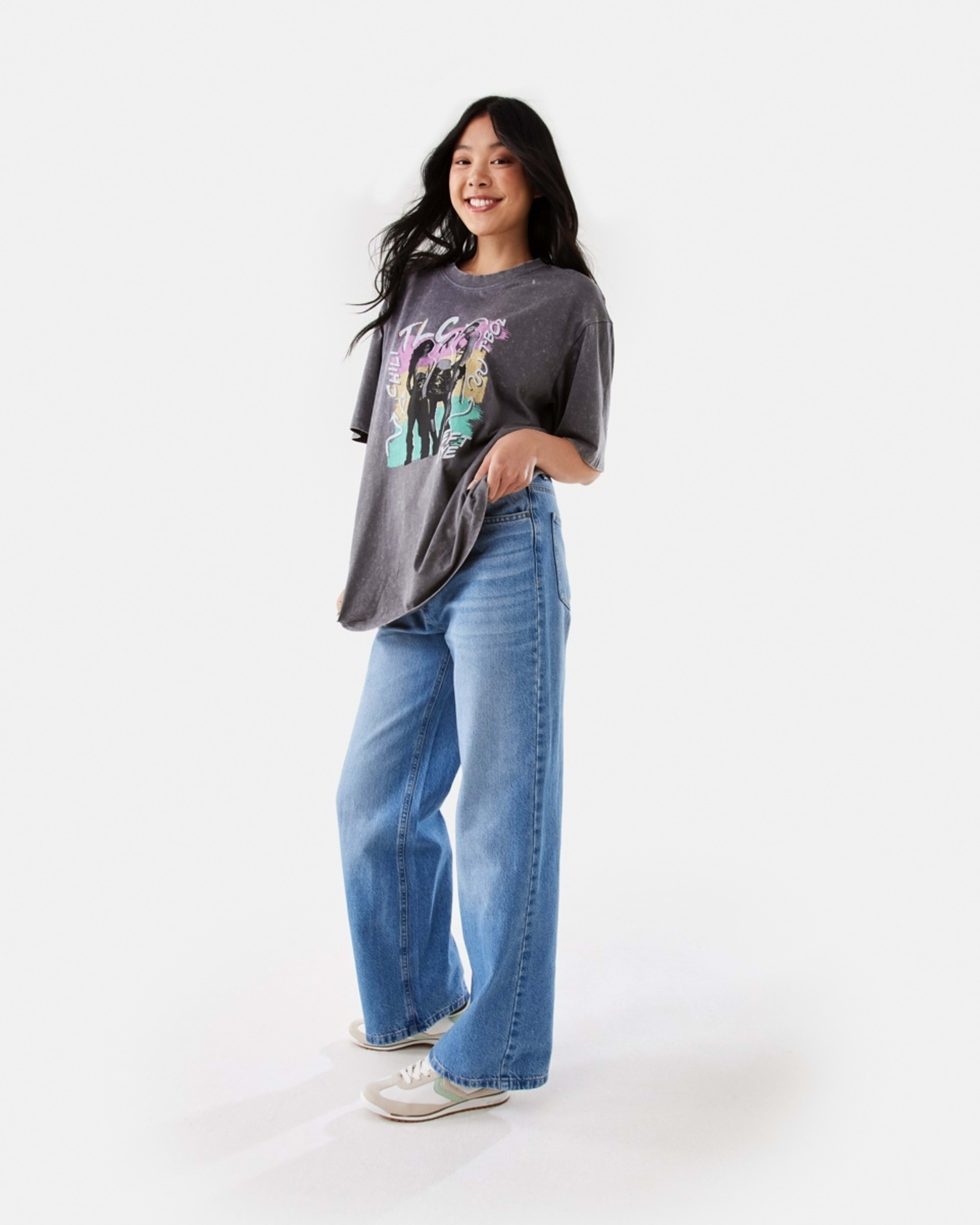3 TLC License Short Sleeve Oversized T-shirt TLC LIGHT GREY WASH, 3 of 9