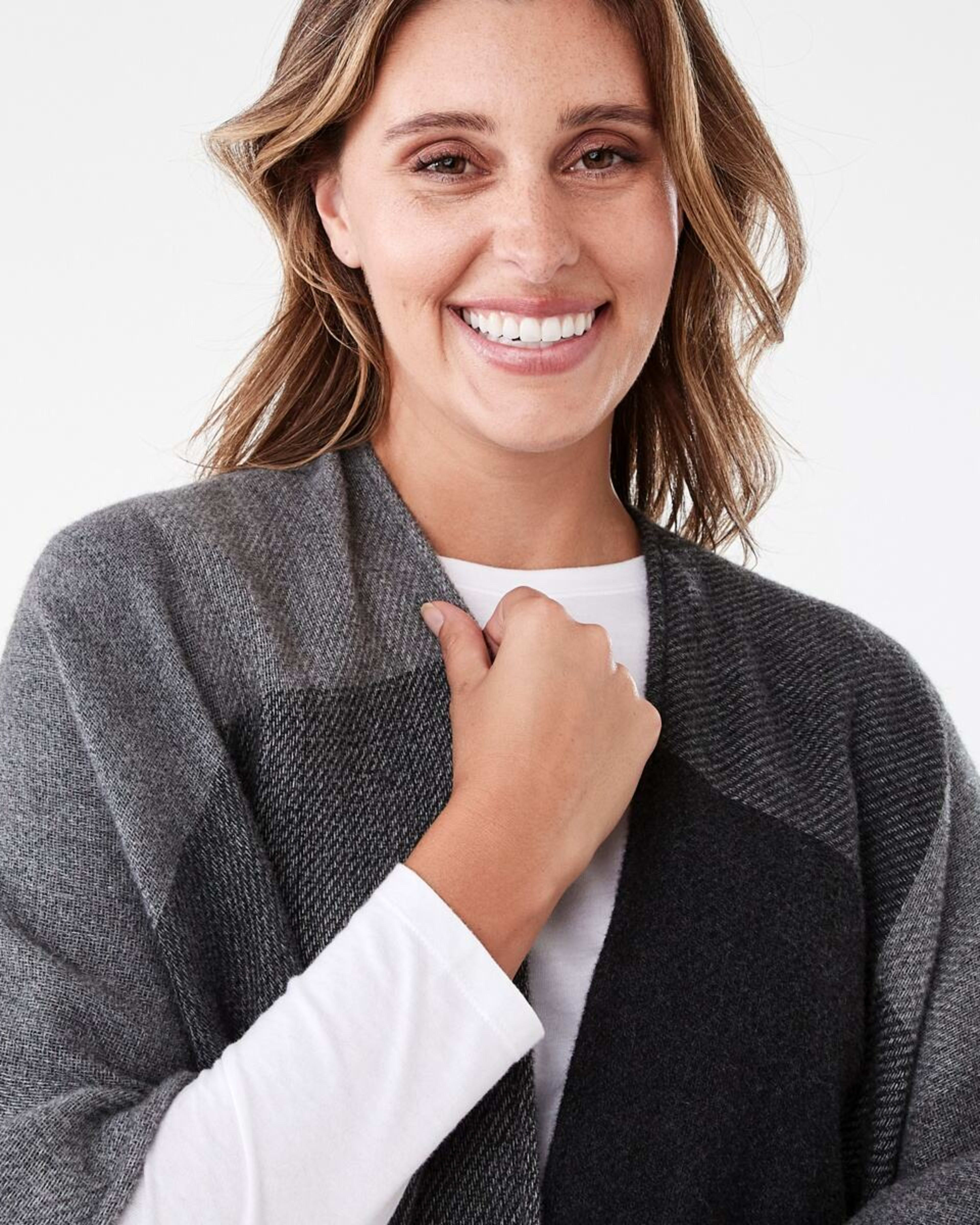 4 Wrap Scarf Stripe Check Lead Grey, 4 of 5