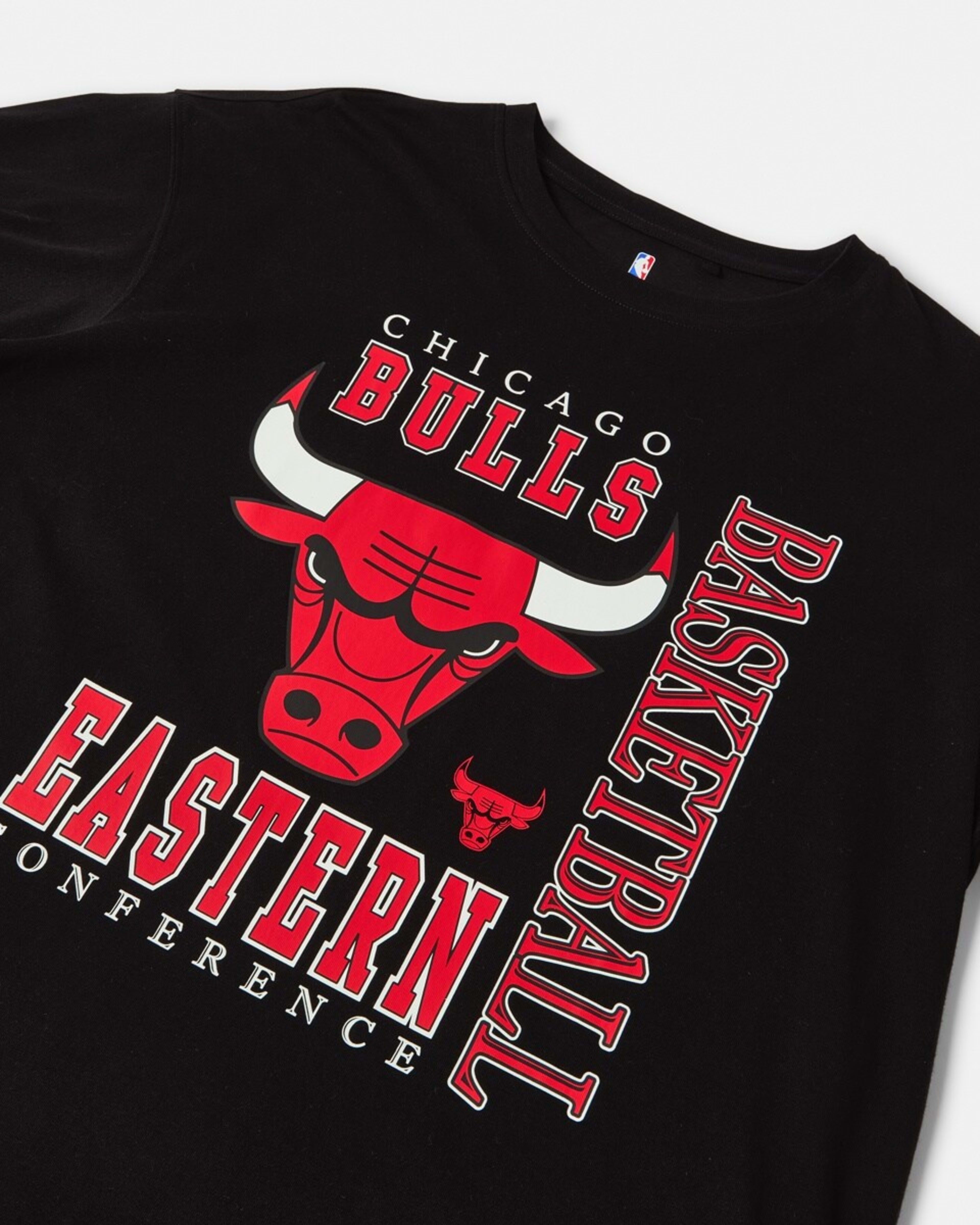 3 Official NBA Adult Lounge T-shirt Bulls 7c3u, 3 of 5