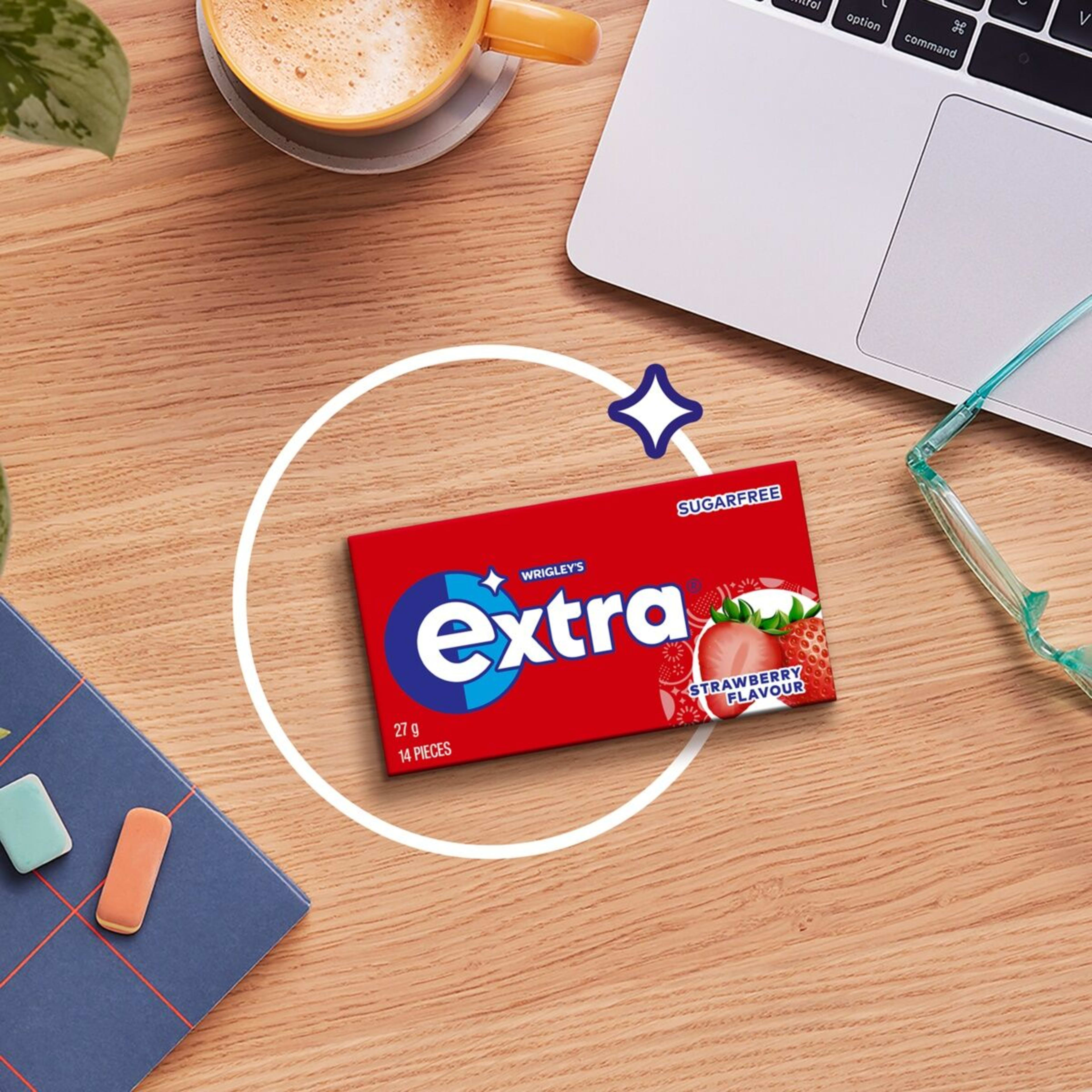 5 14 Piece Wrigley's Extra Strawberry Chewing Gum 27g, 5 of 5
