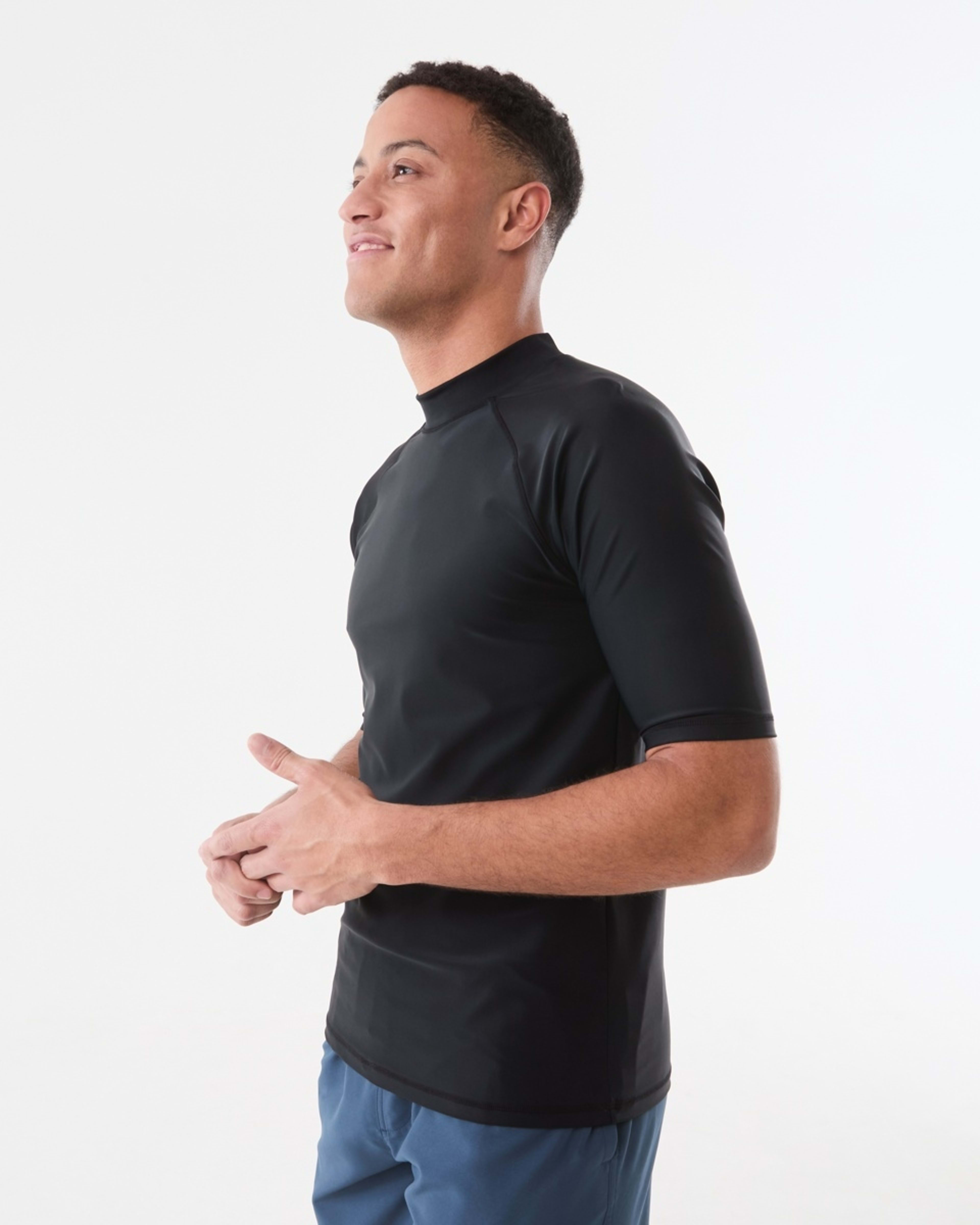2 Short Sleeve Rash Vest BLACK, 2 of 5