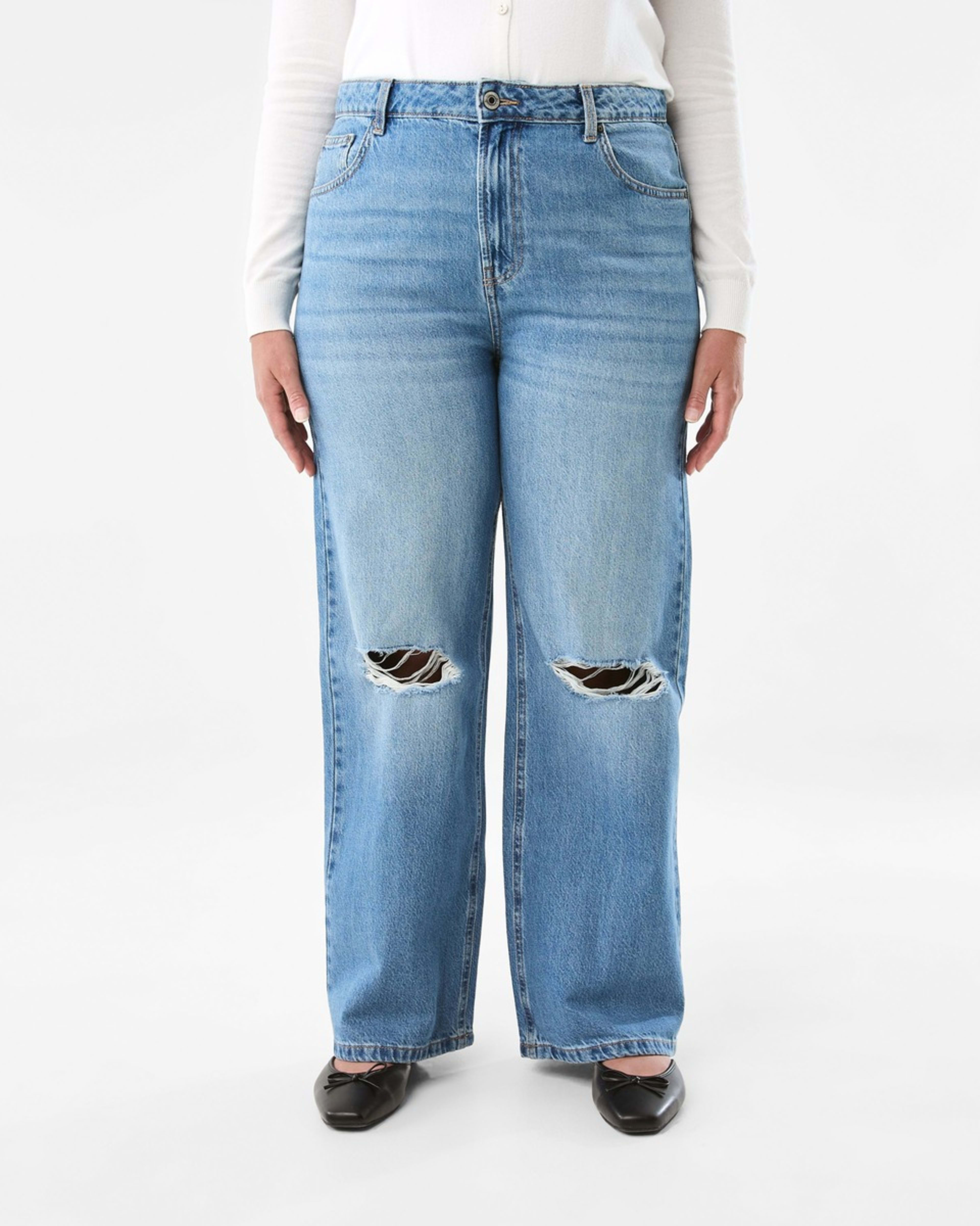 2 Distressed Straight Jeans Mid Wash, 2 of 9