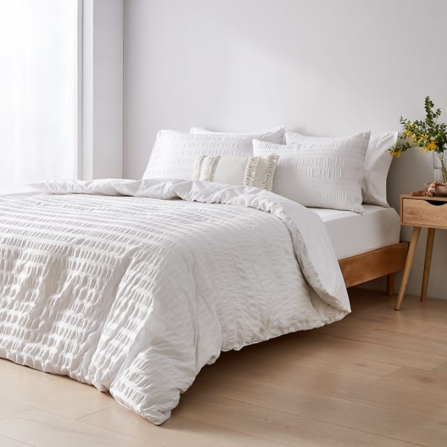 Amity Seersucker Quilt Cover Set Queen Bed, White Kmart