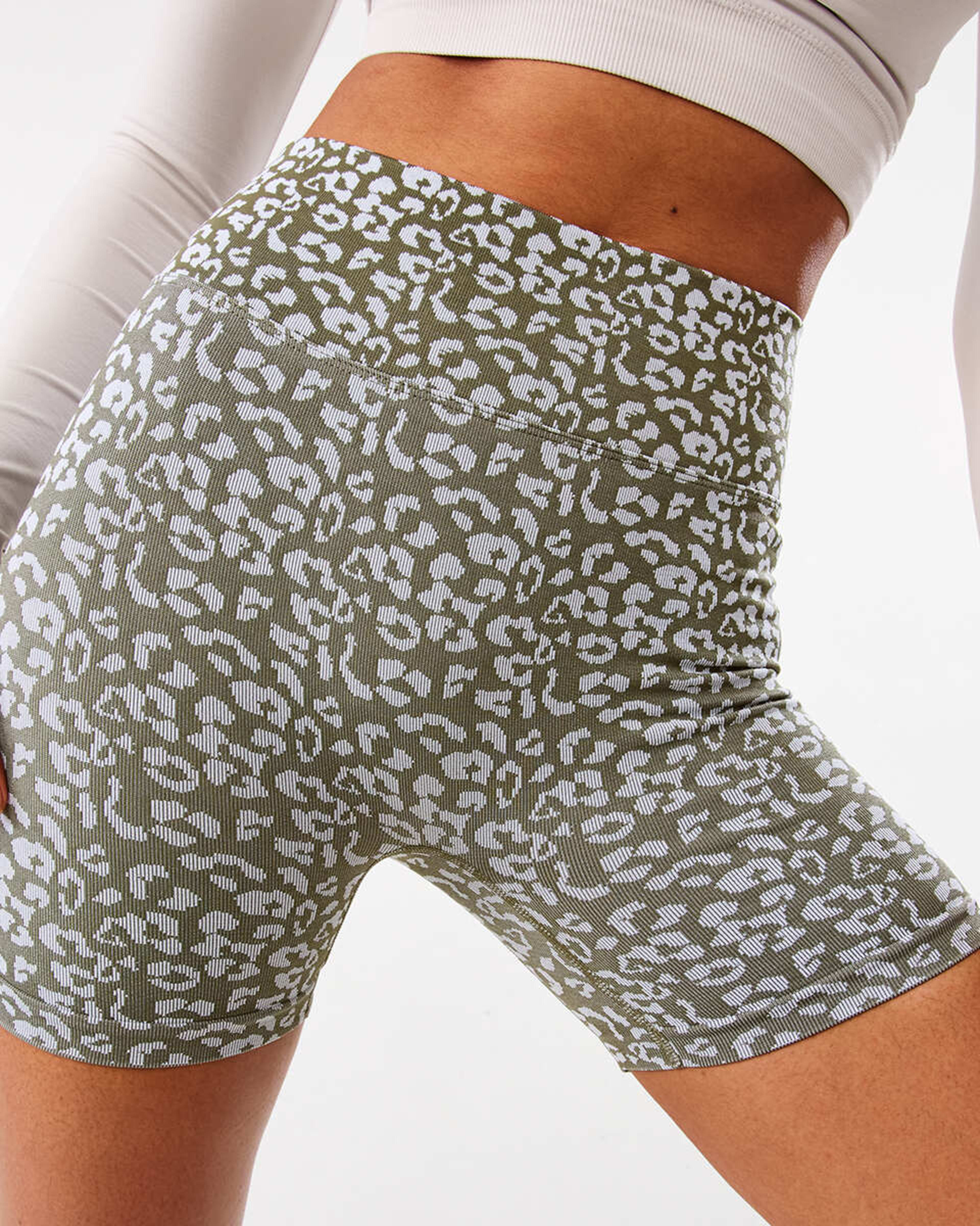 1 Active Womens Seamfree Rib Bike Shorts Micro Animal, 1 of 7