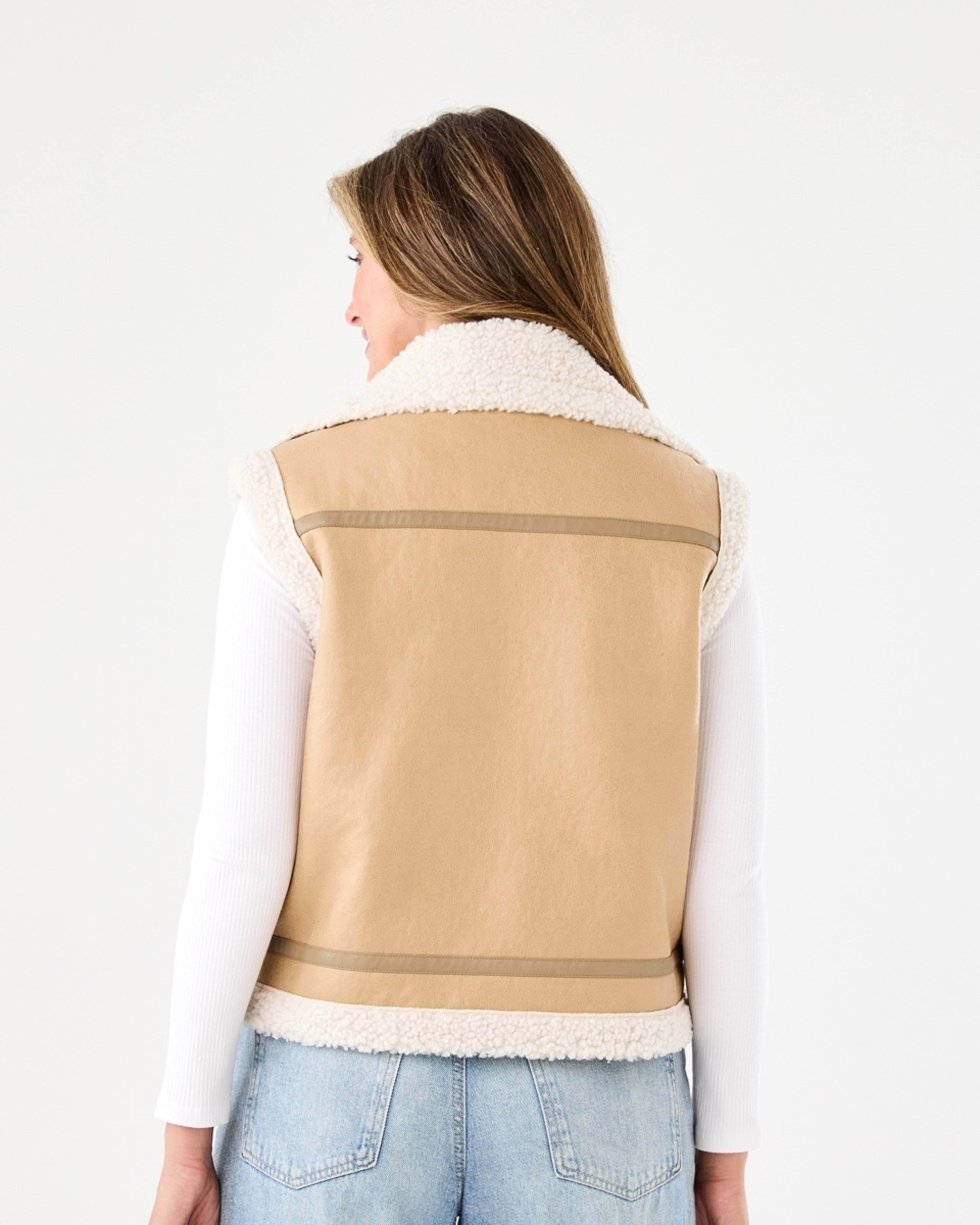 4 Sherpa Vest Dune, 4 of 7