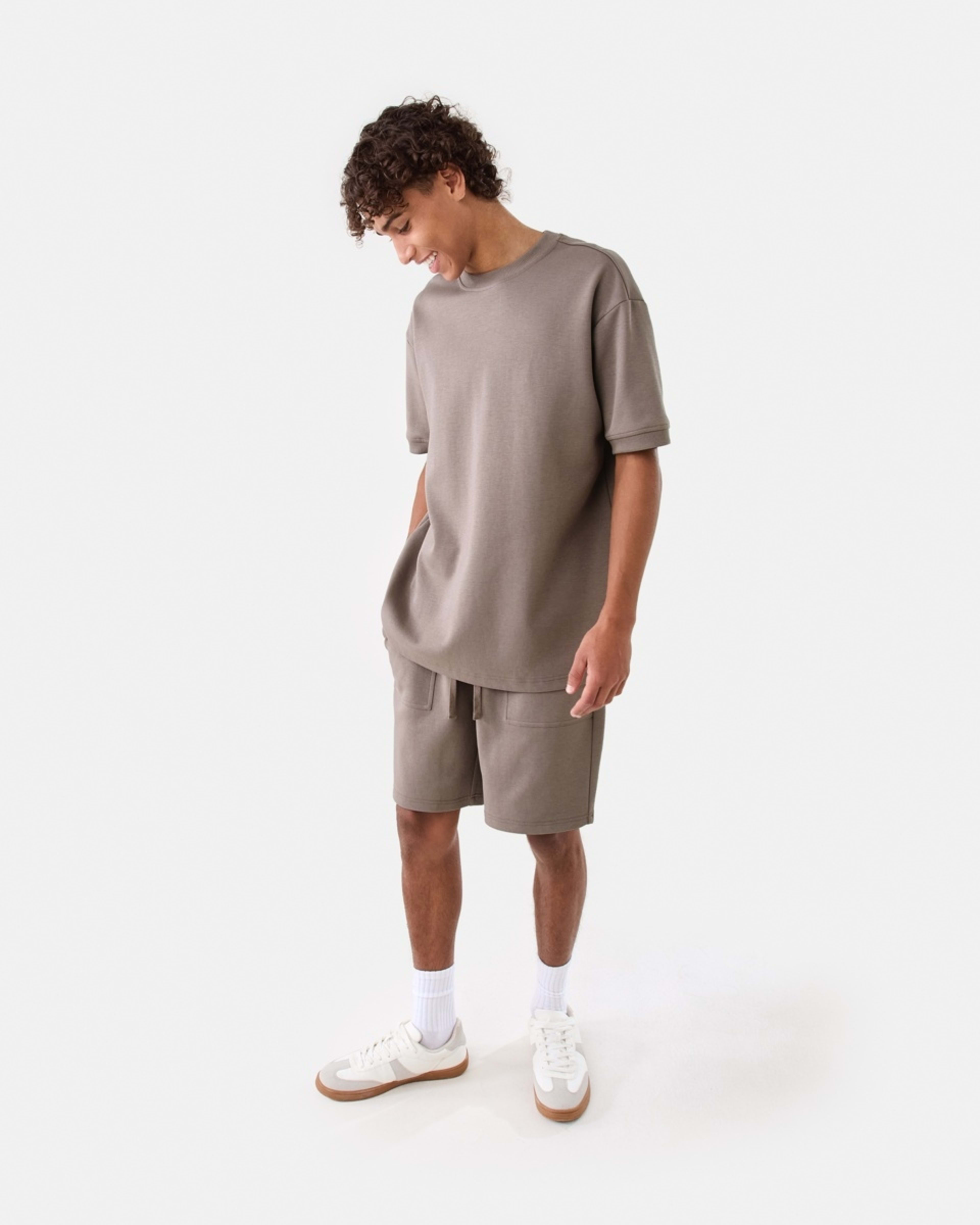 3 Oversized Interlock T-shirt DRIFT BROWN, 3 of 7