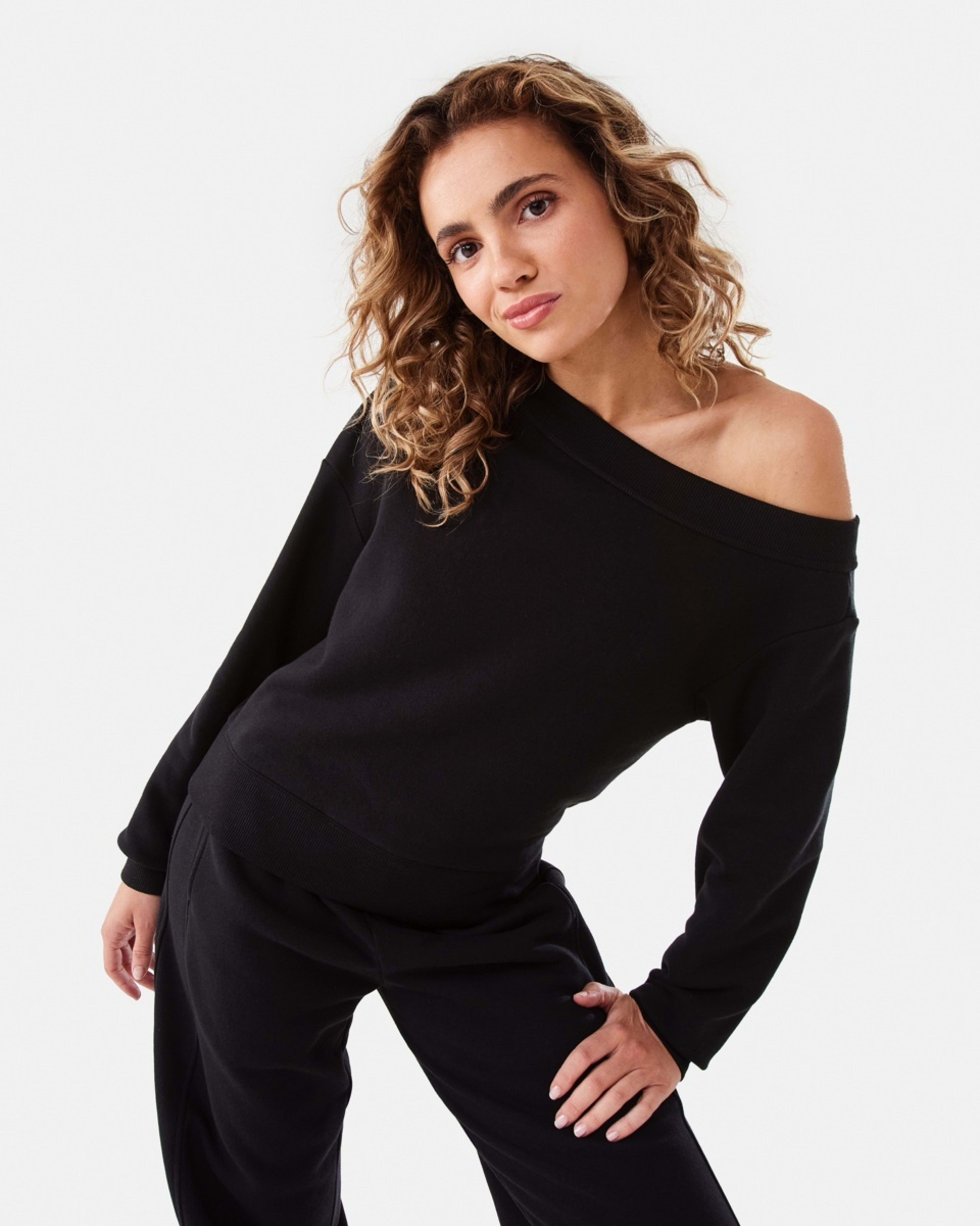 1 Off Shoulder Sweatshirt Black