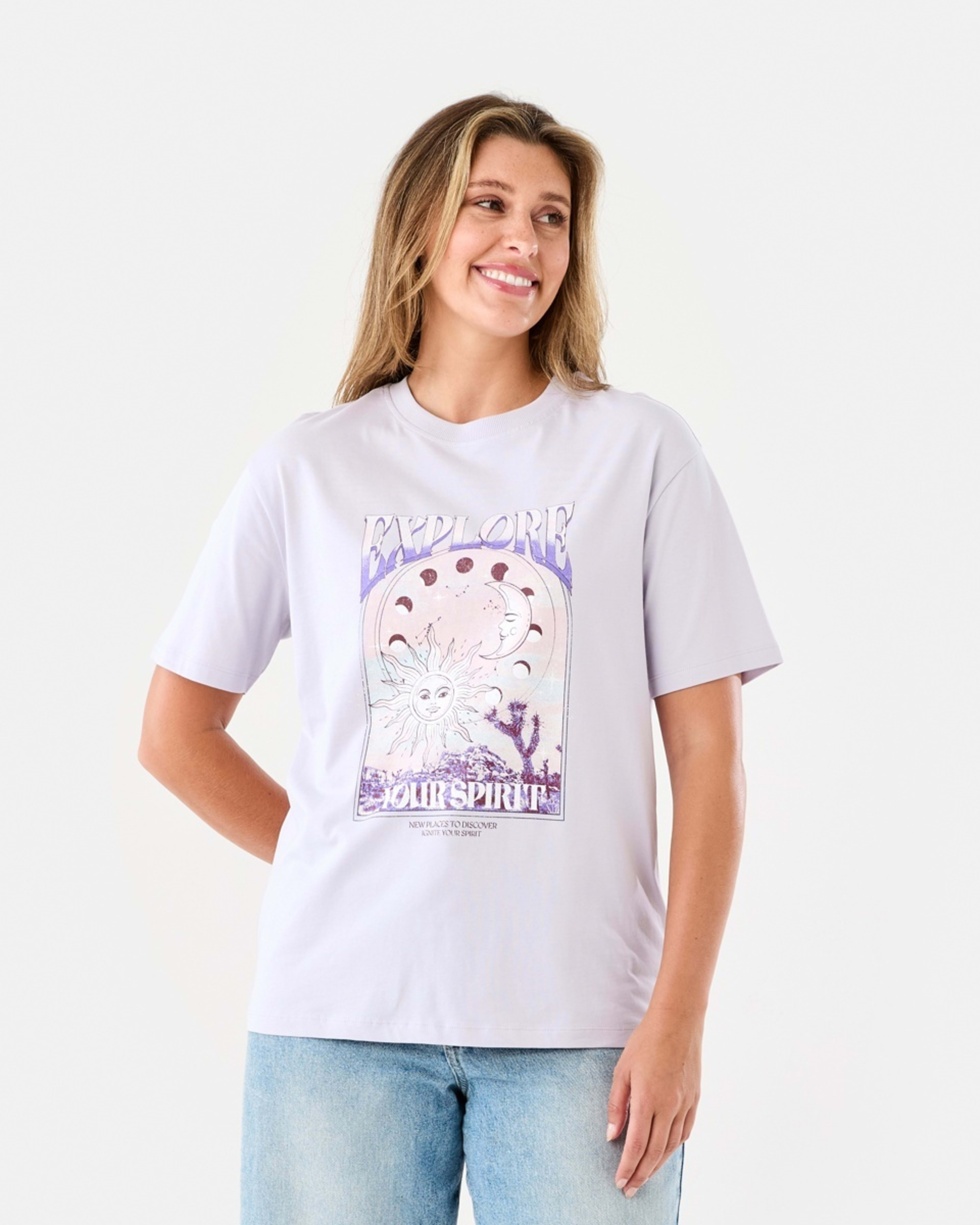 1 Short Sleeve Oversized Boyfriend T-shirt Explore