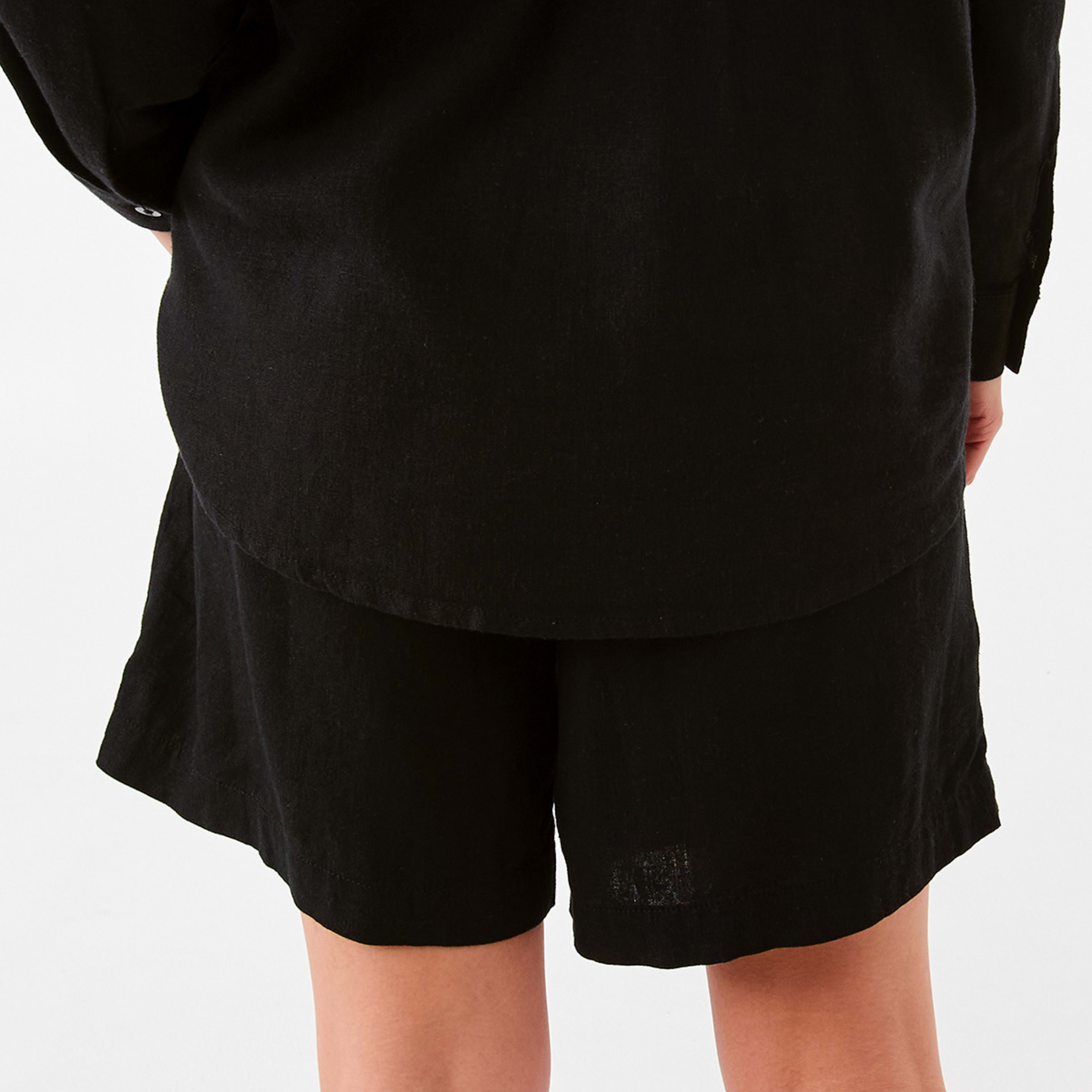 3 Linen Blend Bermuda Shorts Black, 3 of 8