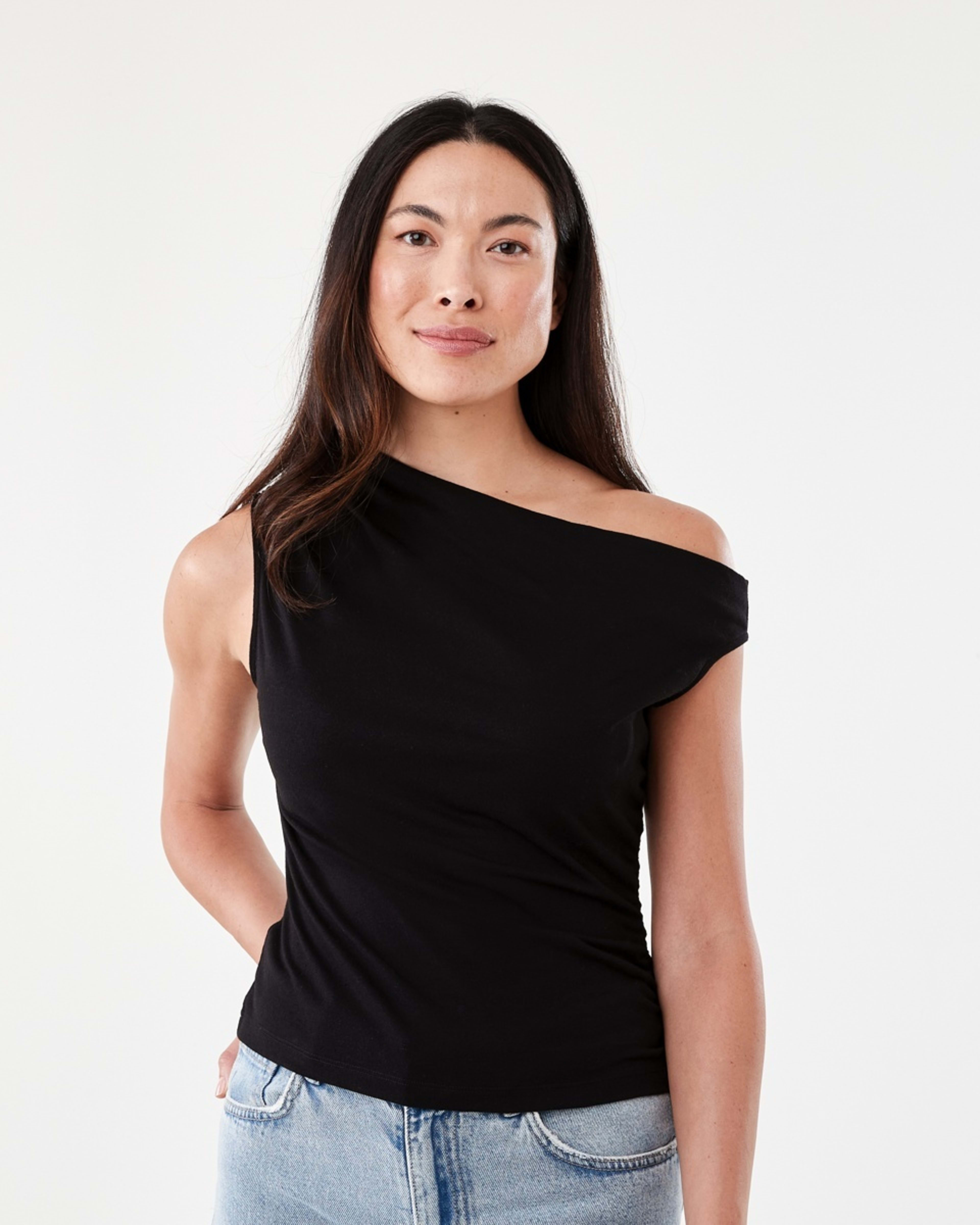 1 Short Sleeve Ruched Detail Top Black
