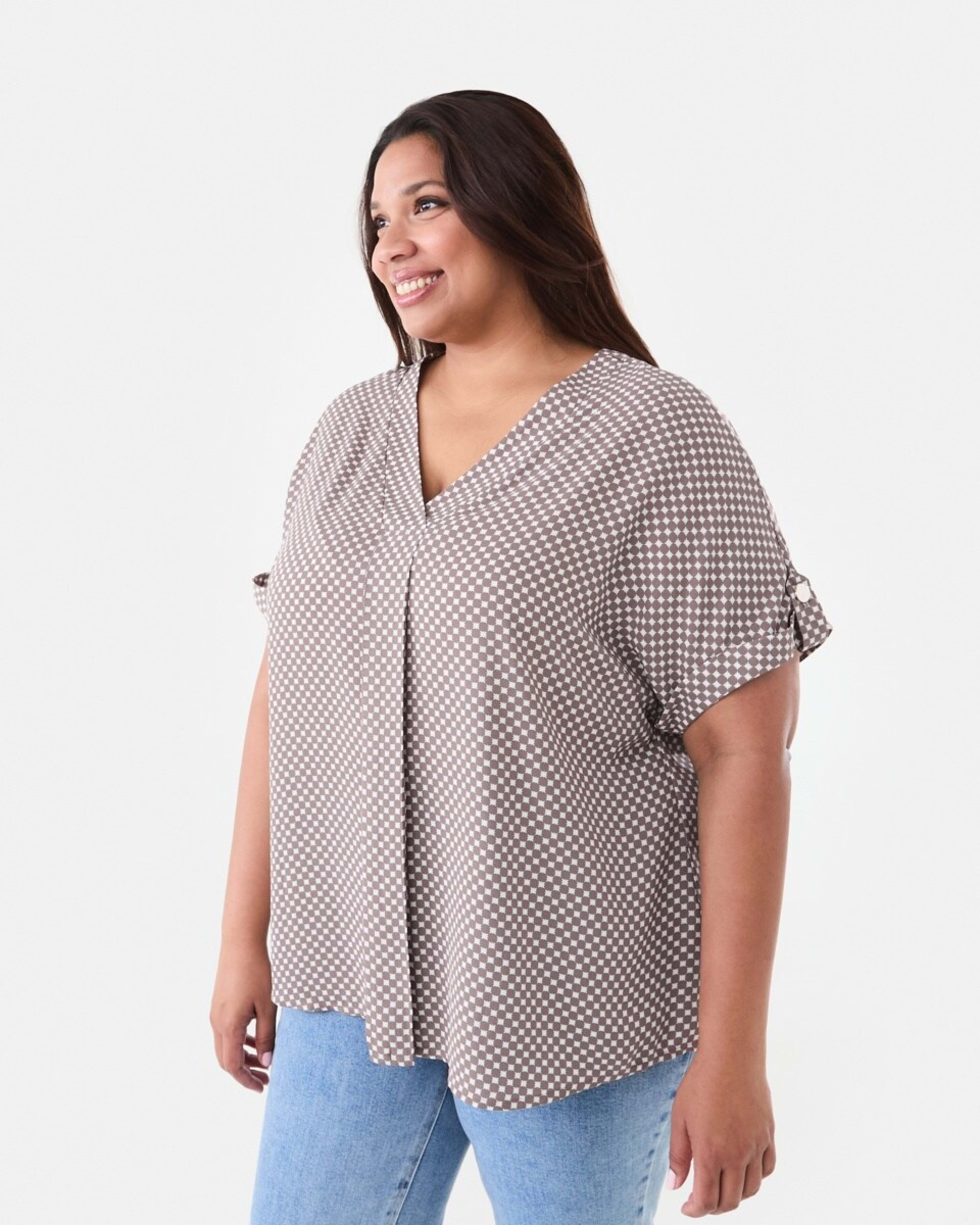2 Curve Short Sleeve Woven Button Cuff Top Geo Deep Taupe Curve, 2 of 6