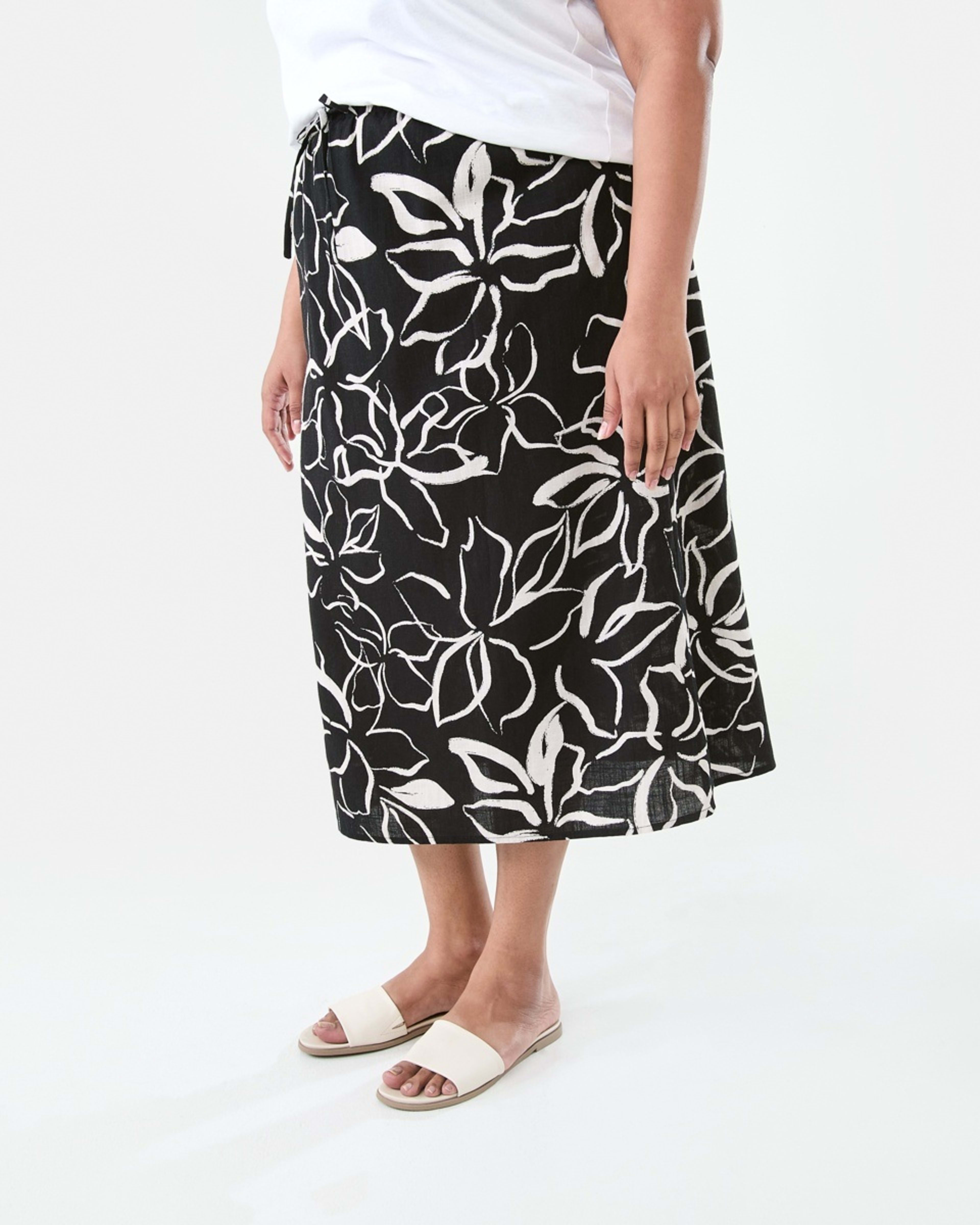 2 Curve Printed Relaxed Skirt Sktchflr B, 2 of 5