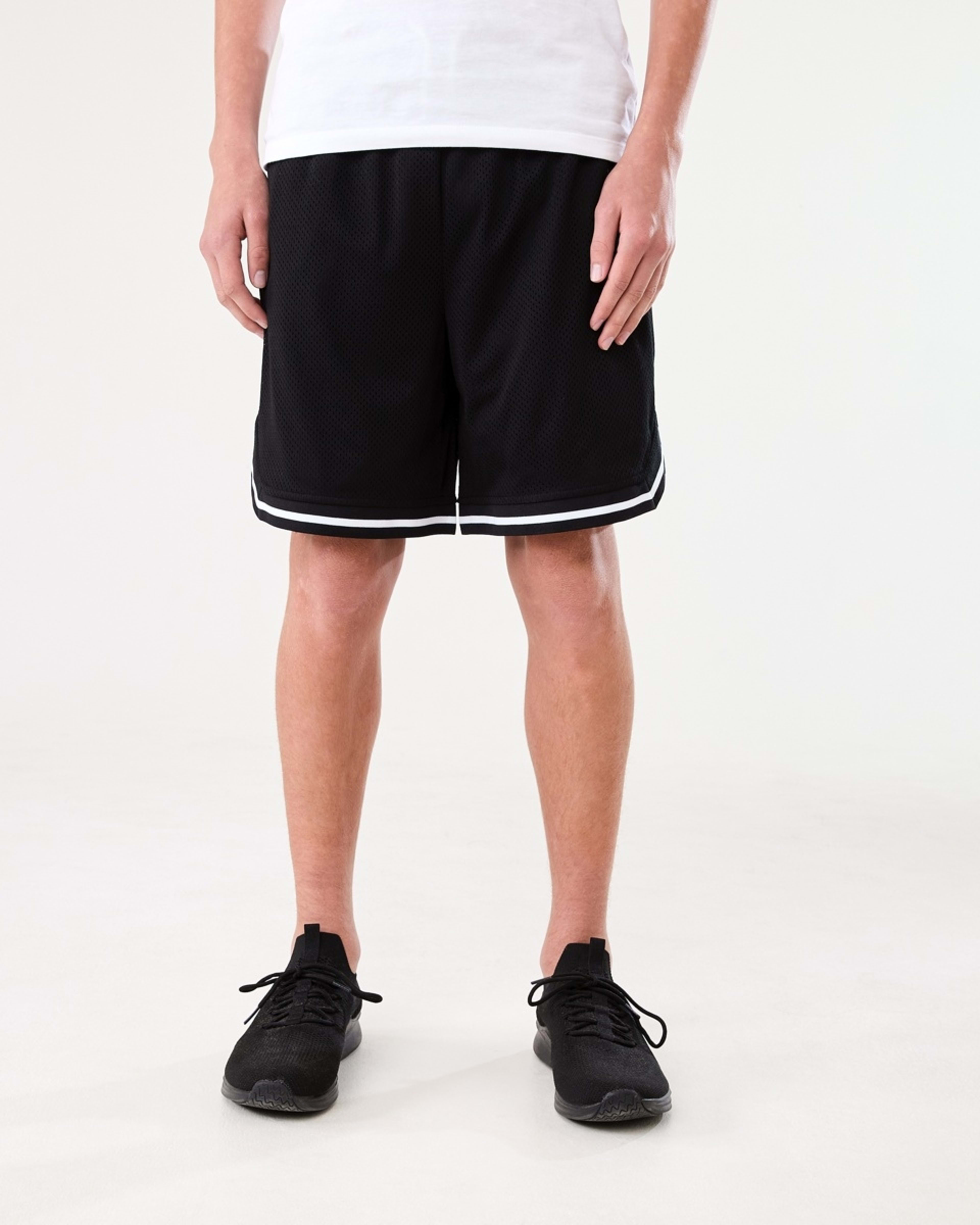 1 Active Kids Mesh Shorts BLACK, 1 of 7