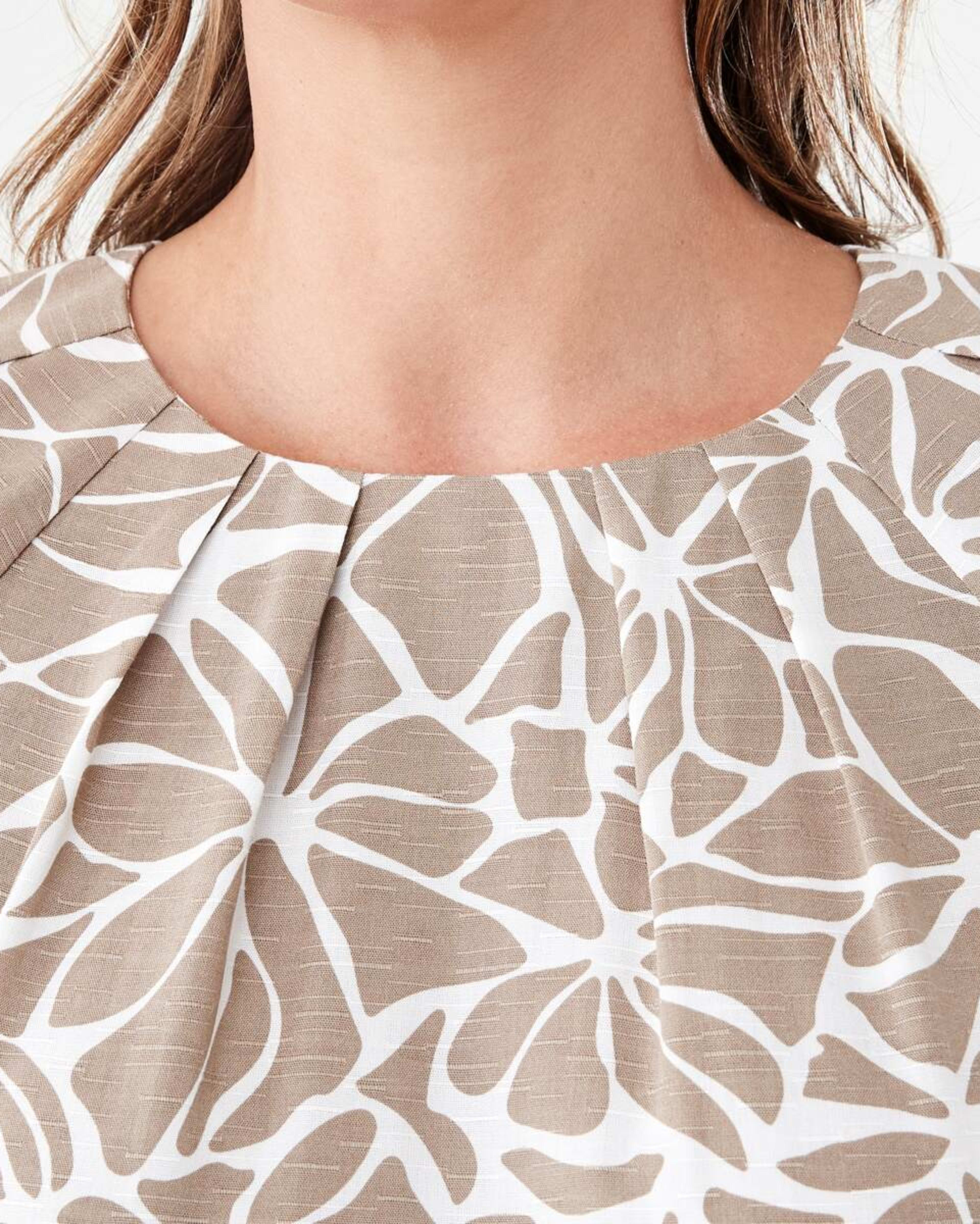 5 Short Sleeve Tuck Top BROKEN FLORAL DUNE BEIGE, 5 of 6
