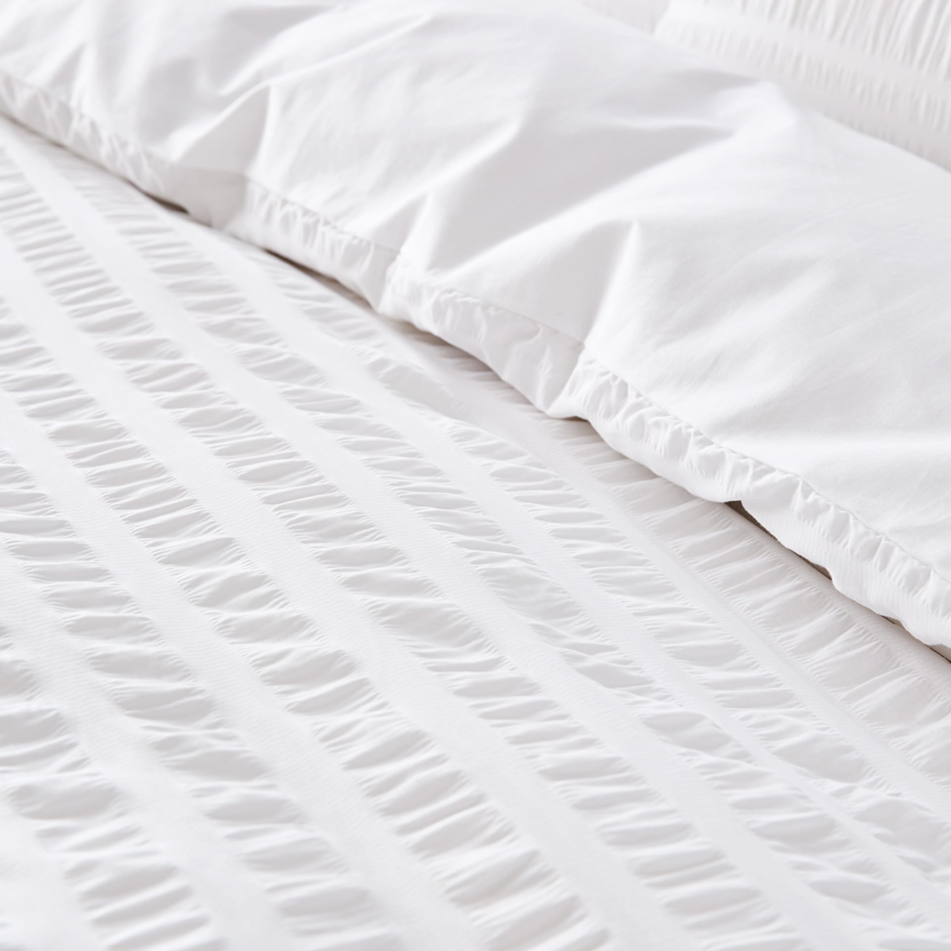 Amity Seersucker Quilt Cover Set Queen Bed, White Kmart