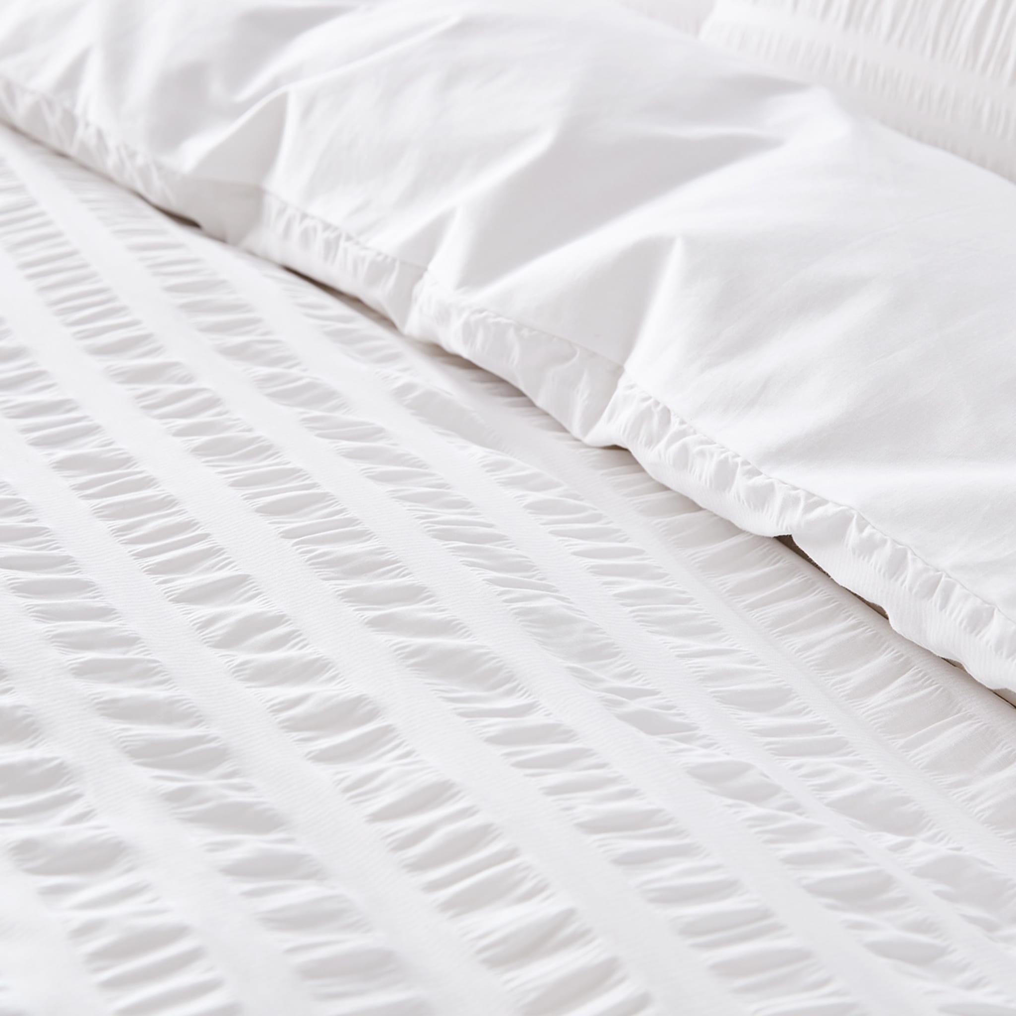 Amity Seersucker Quilt Cover Set Queen Bed, White Kmart