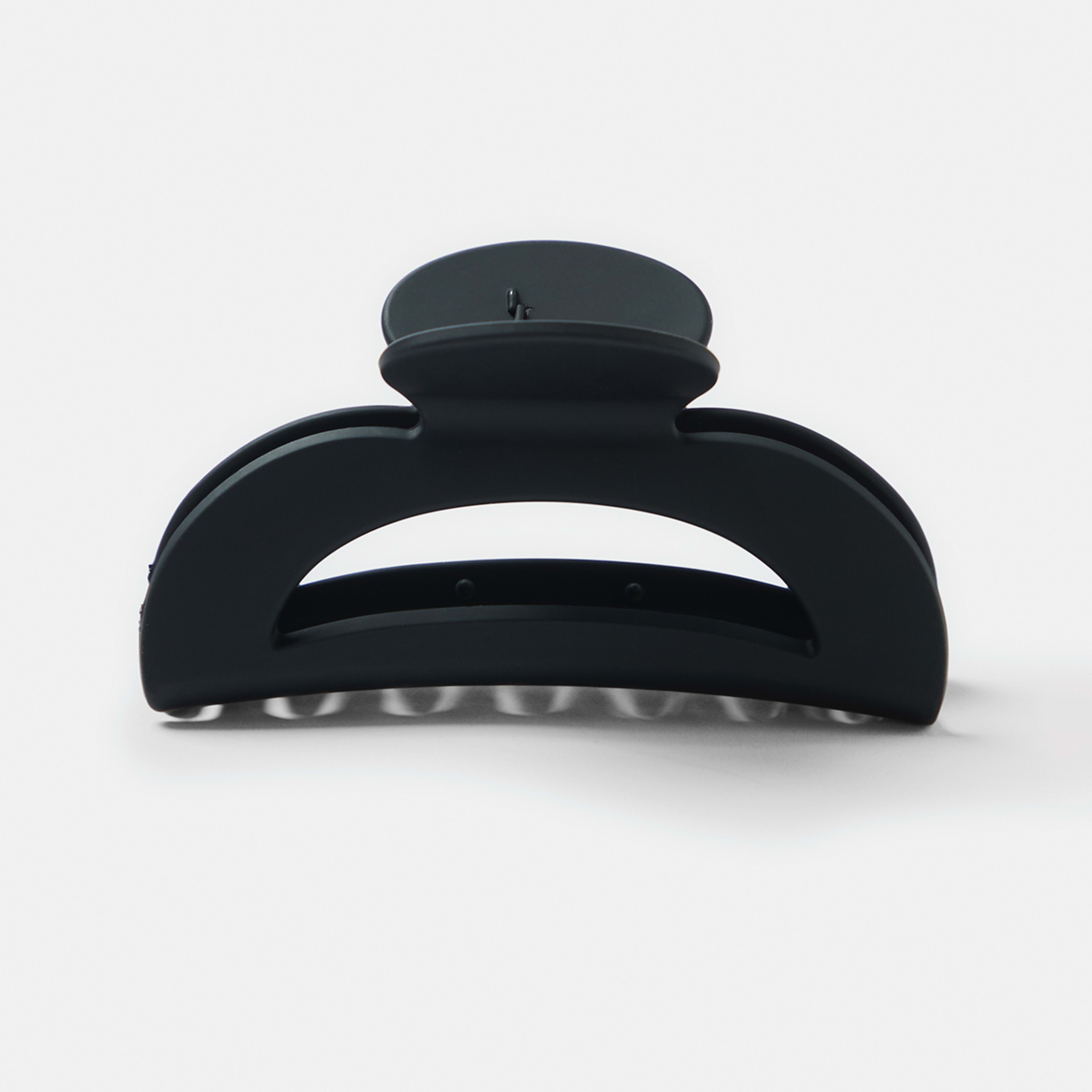 1 Black Large Cut Out Hair Clip