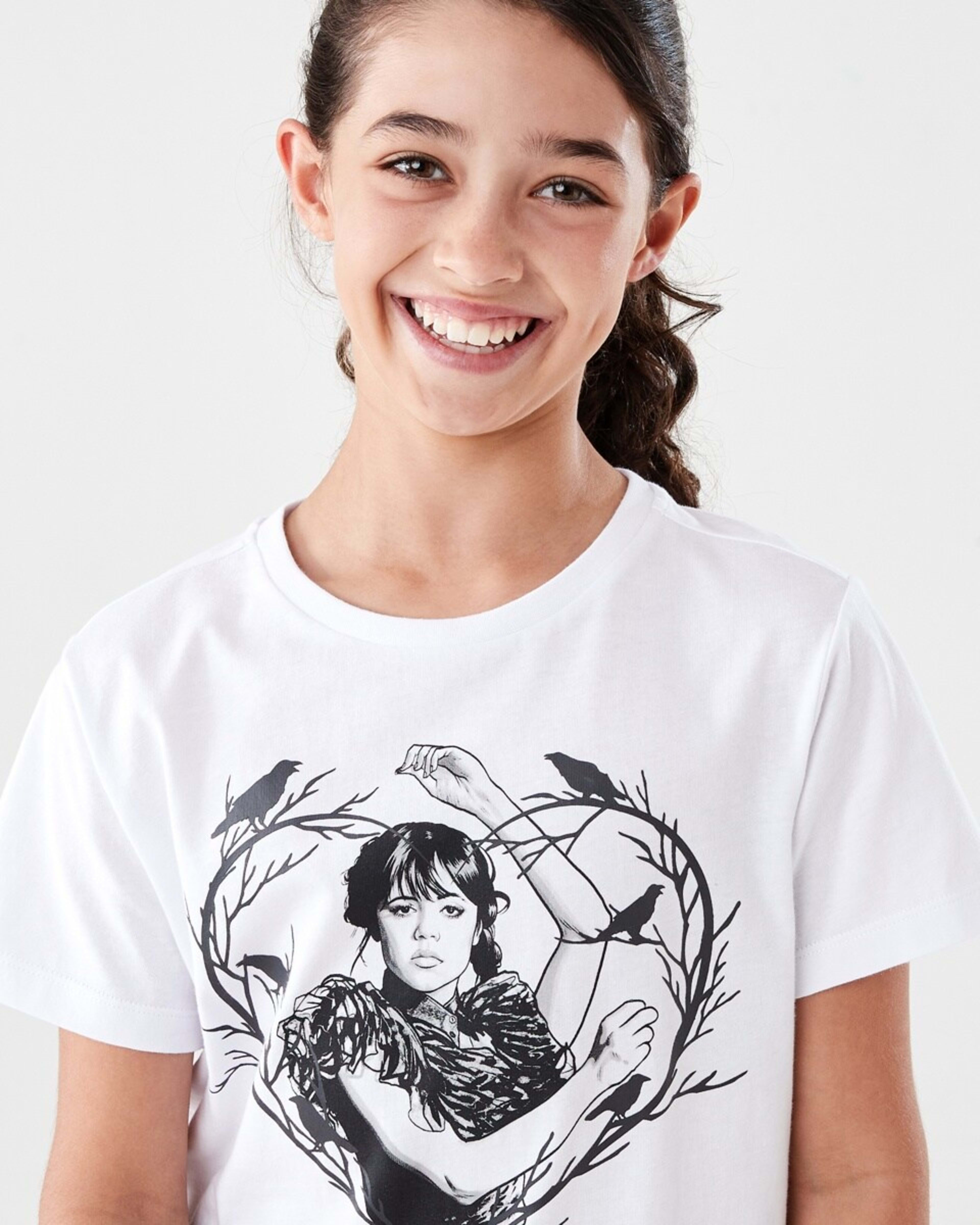 3 Wednesday License T-shirt WEDNESDAY ADDAMS TREE HEART, 3 of 6