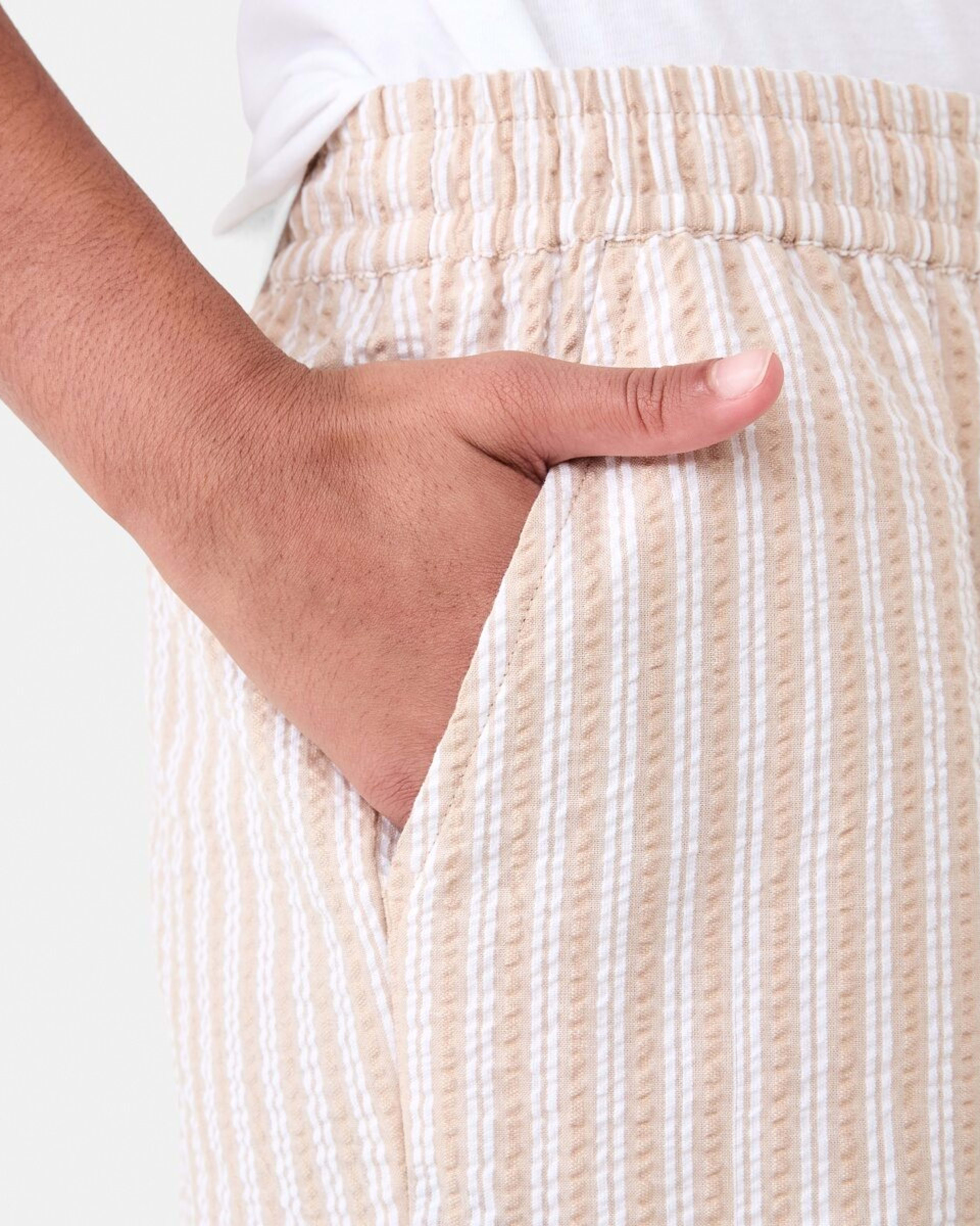 4 Relaxed Stripe Shorts BEIGE STRIPES, 4 of 6
