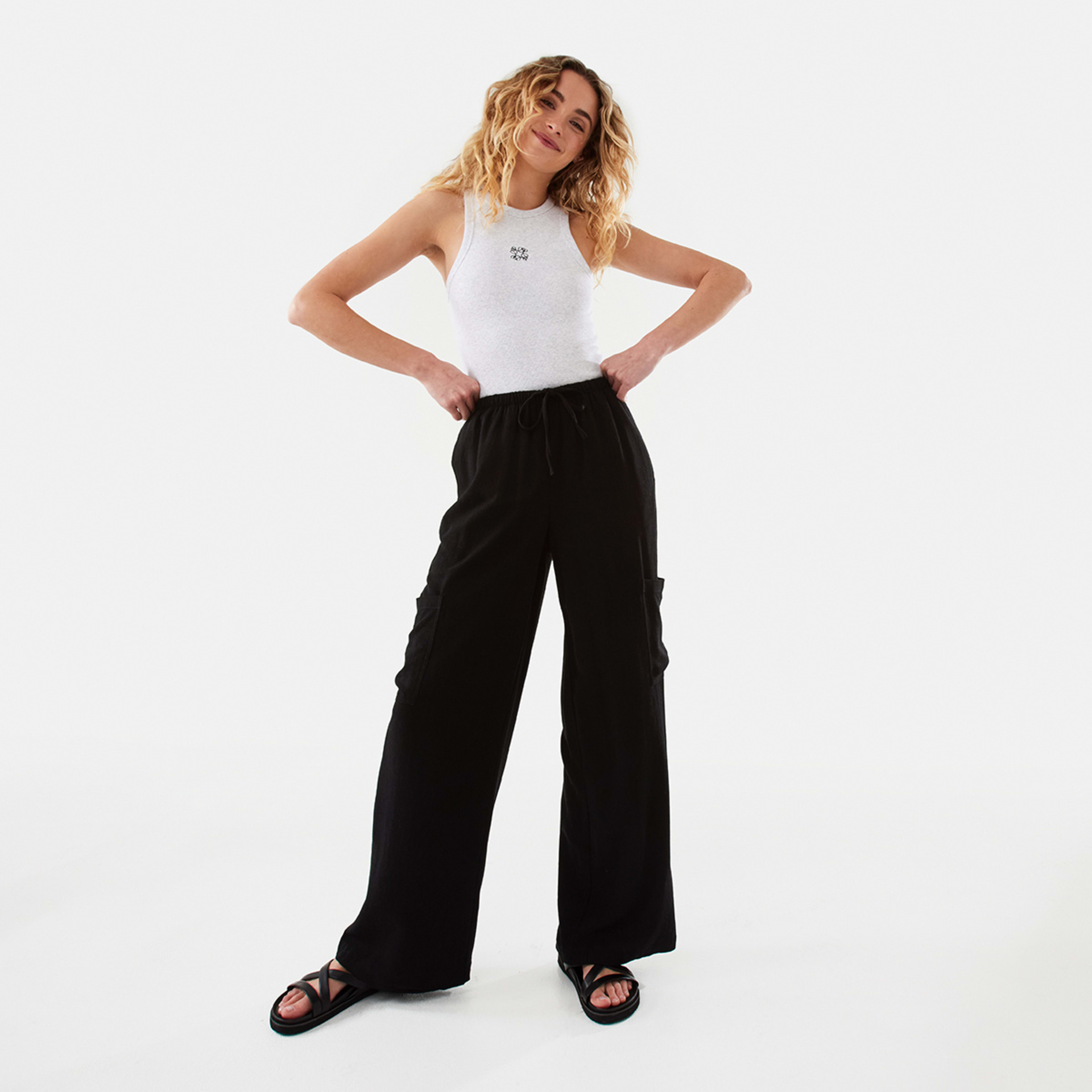 2 Textured Cargo Pants Black, 2 of 9