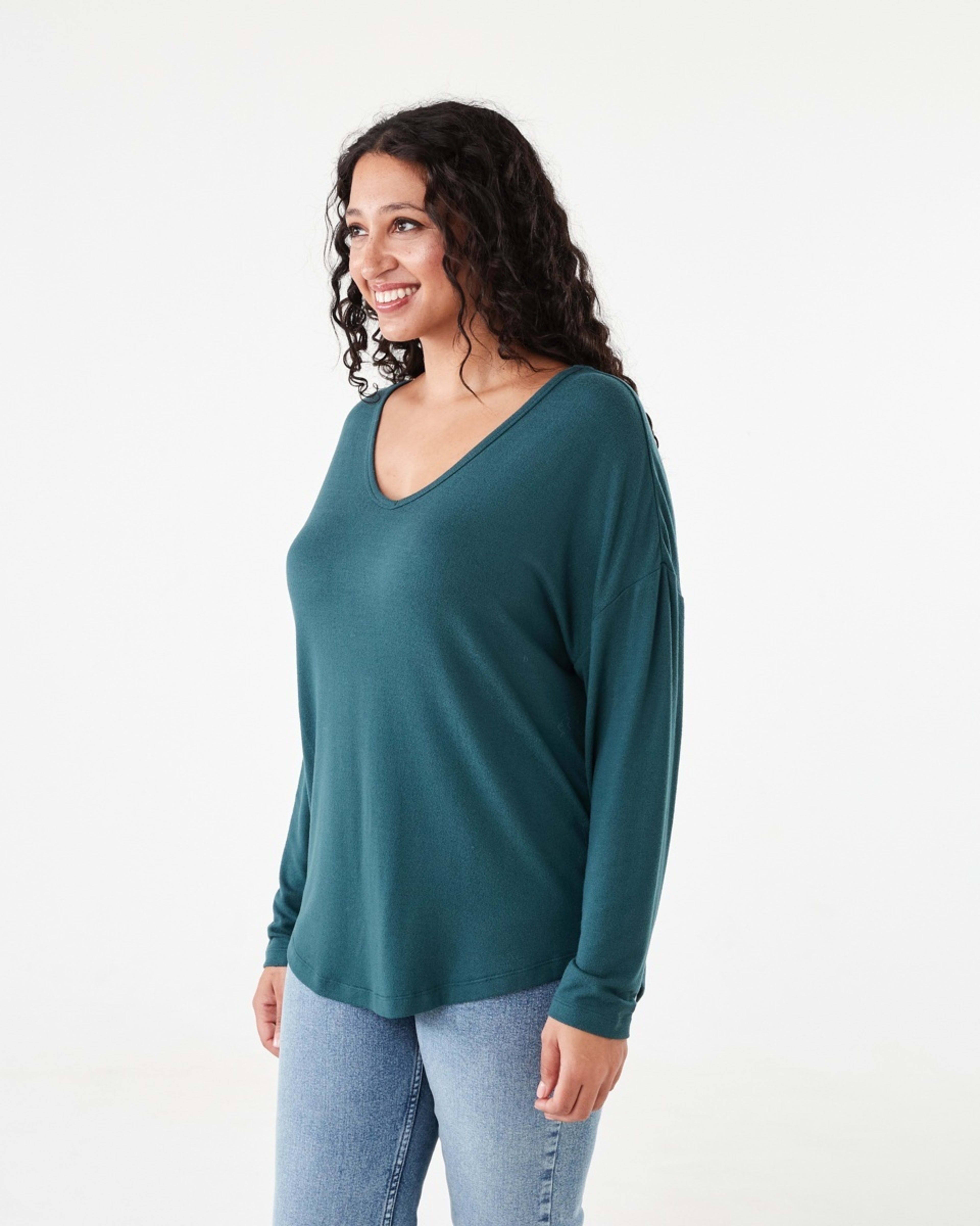 2 Long Sleeve Brushed V-Neck Top Kason Gren, 2 of 5