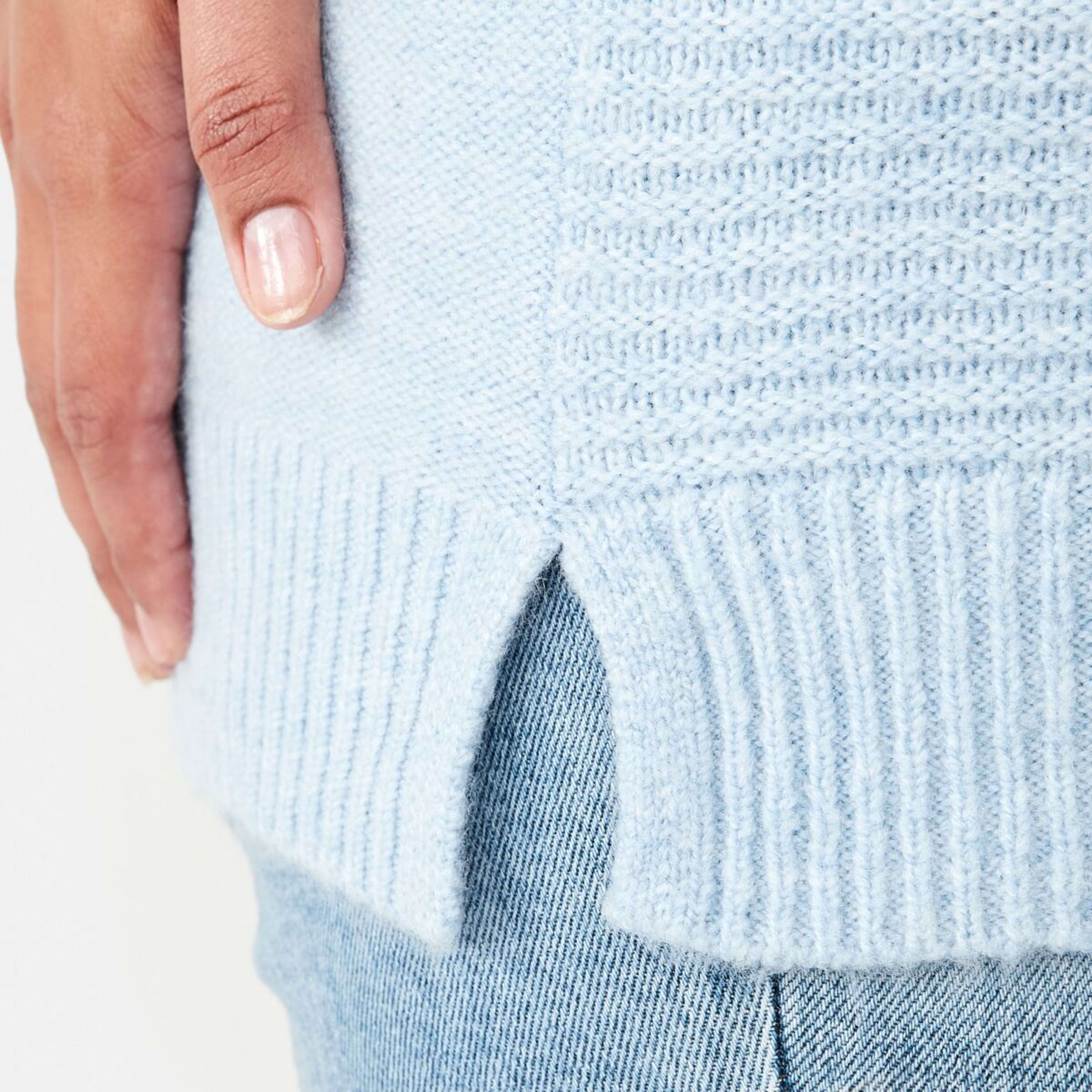 6 Curve Cable V-Neck Jumper Skyway Marl, 6 of 6
