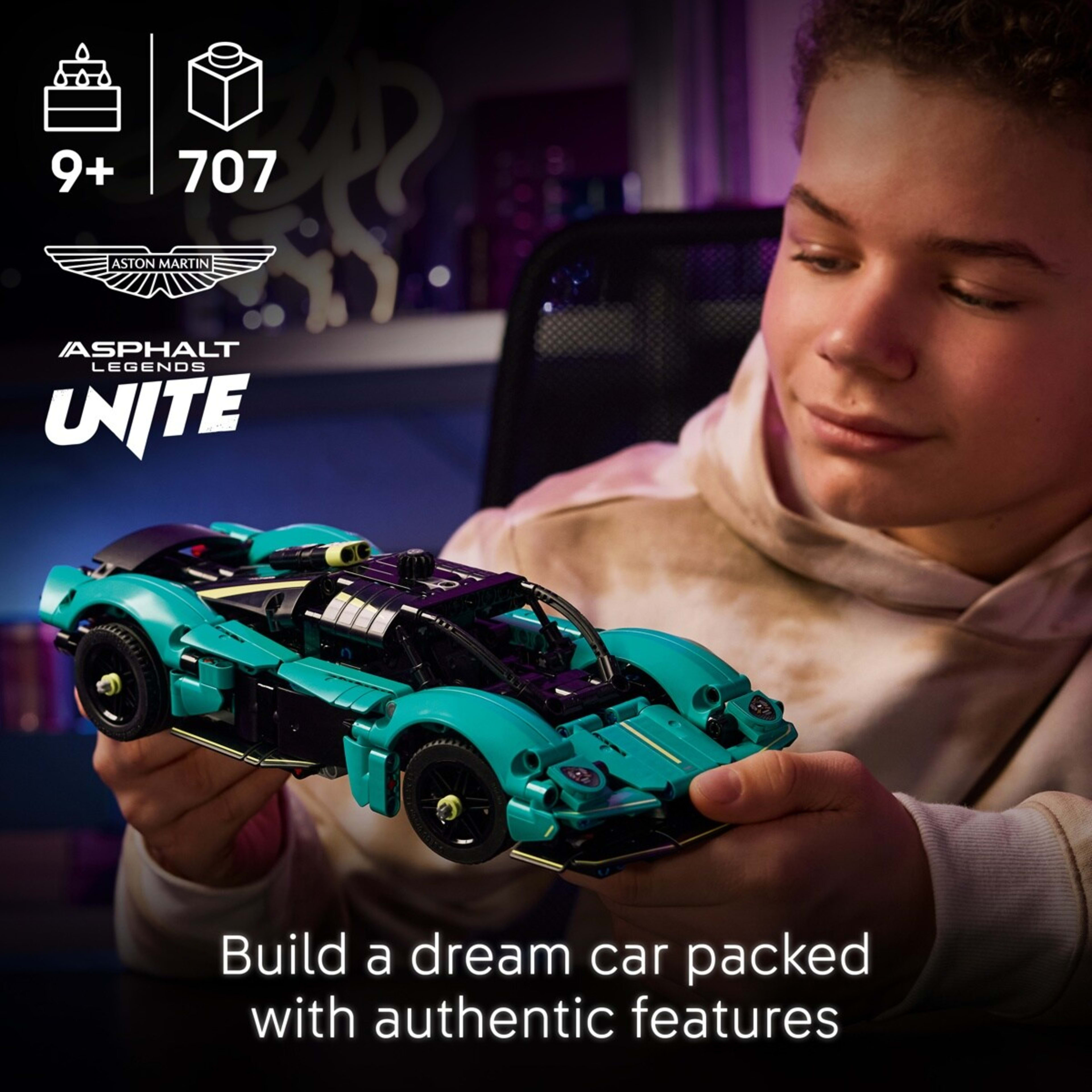 4 LEGO Technic Aston Martin Valkyrie 42208, 4 of 9