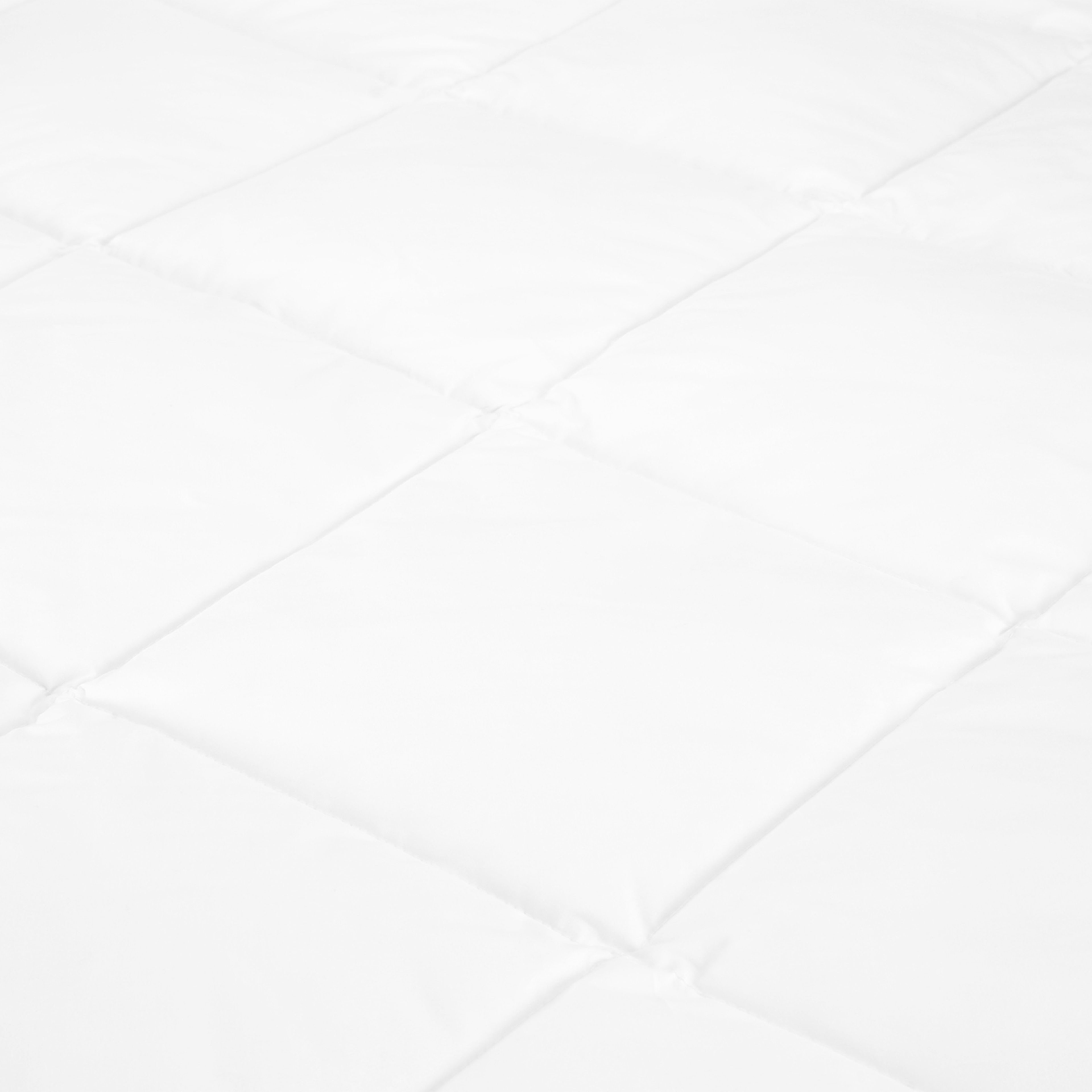 3 Medium Warmth Supreme Comfort Quilt - Double Bed, 3 of 3