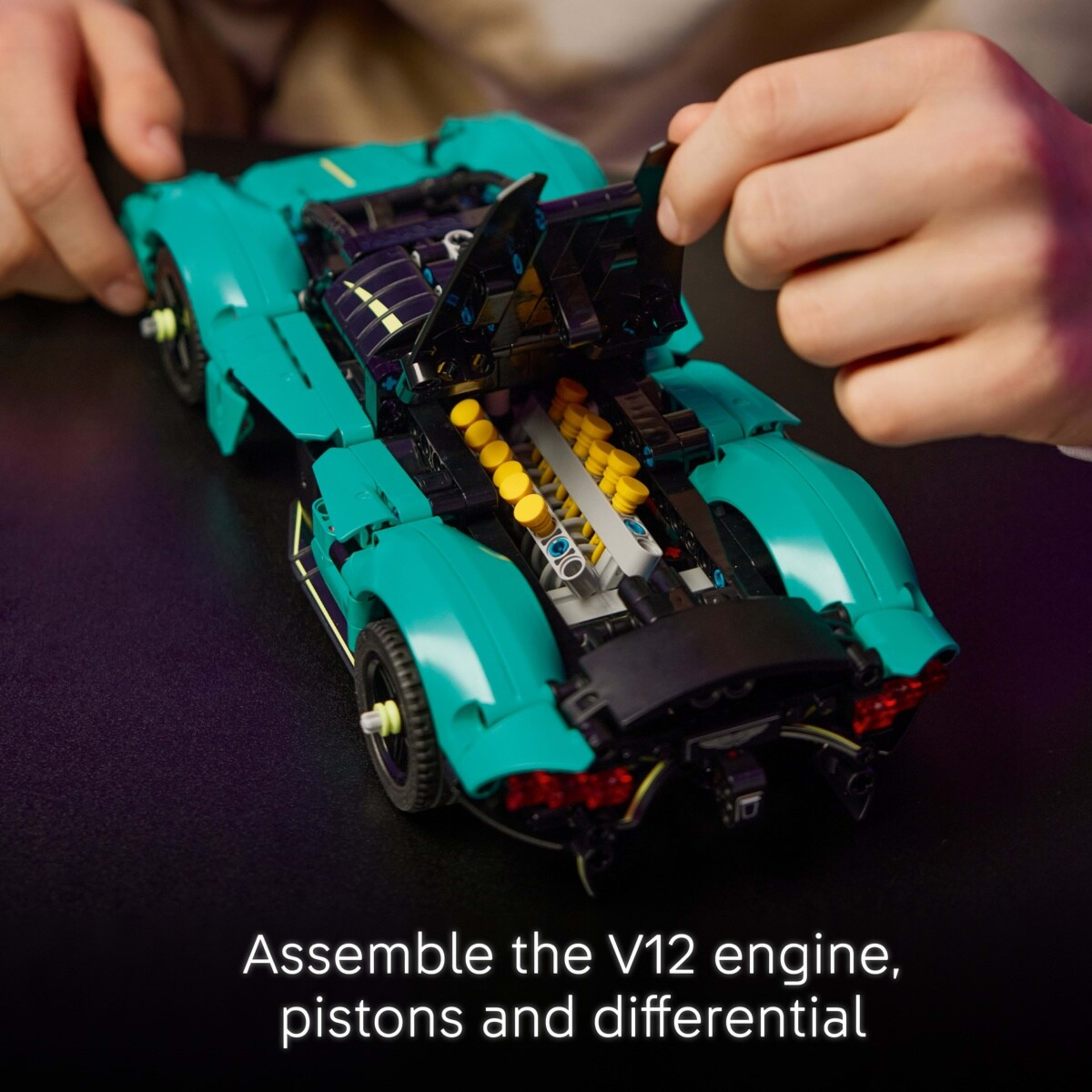 5 LEGO Technic Aston Martin Valkyrie 42208, 5 of 9
