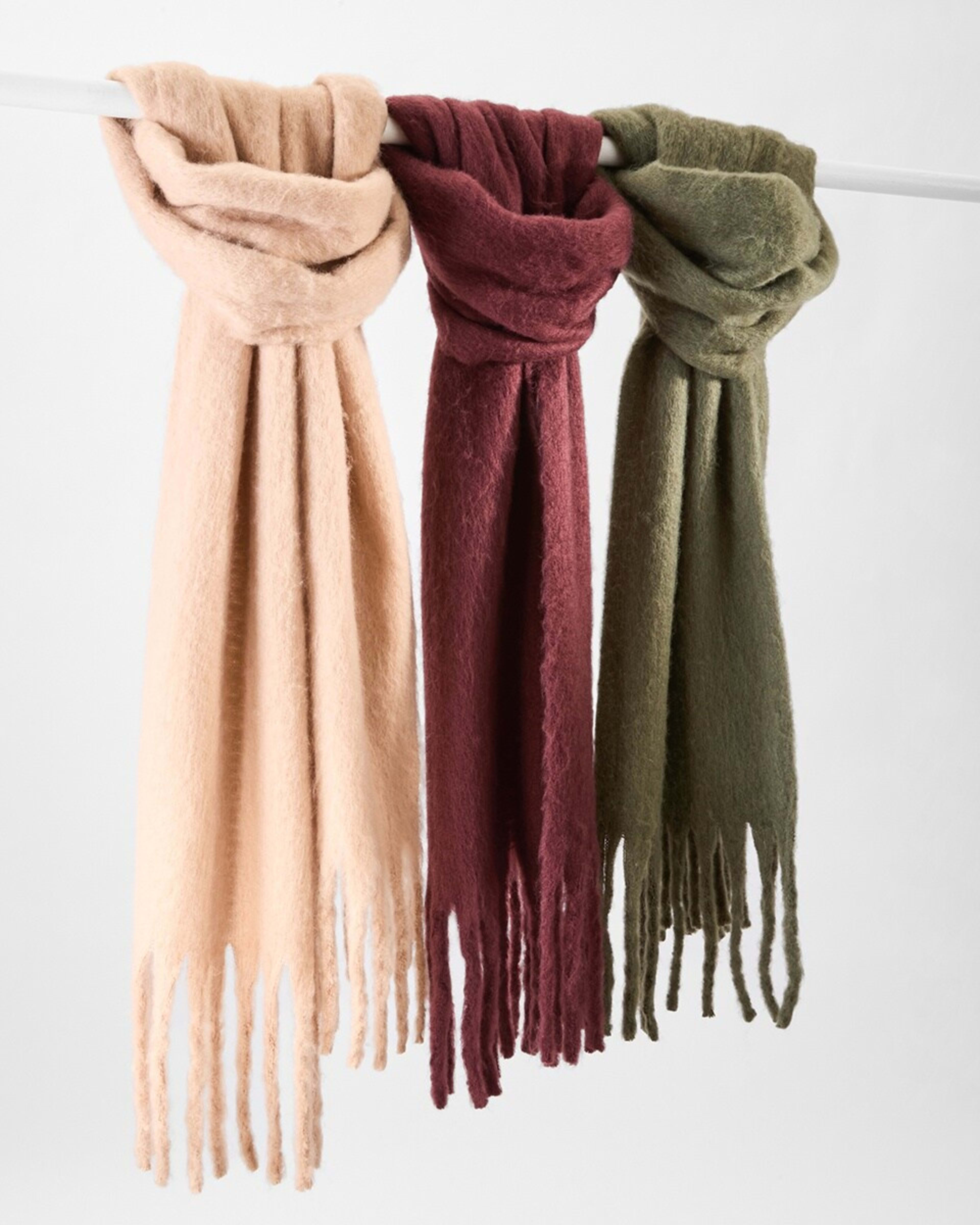 4 Fluffy Scarf Mulberry, 4 of 4