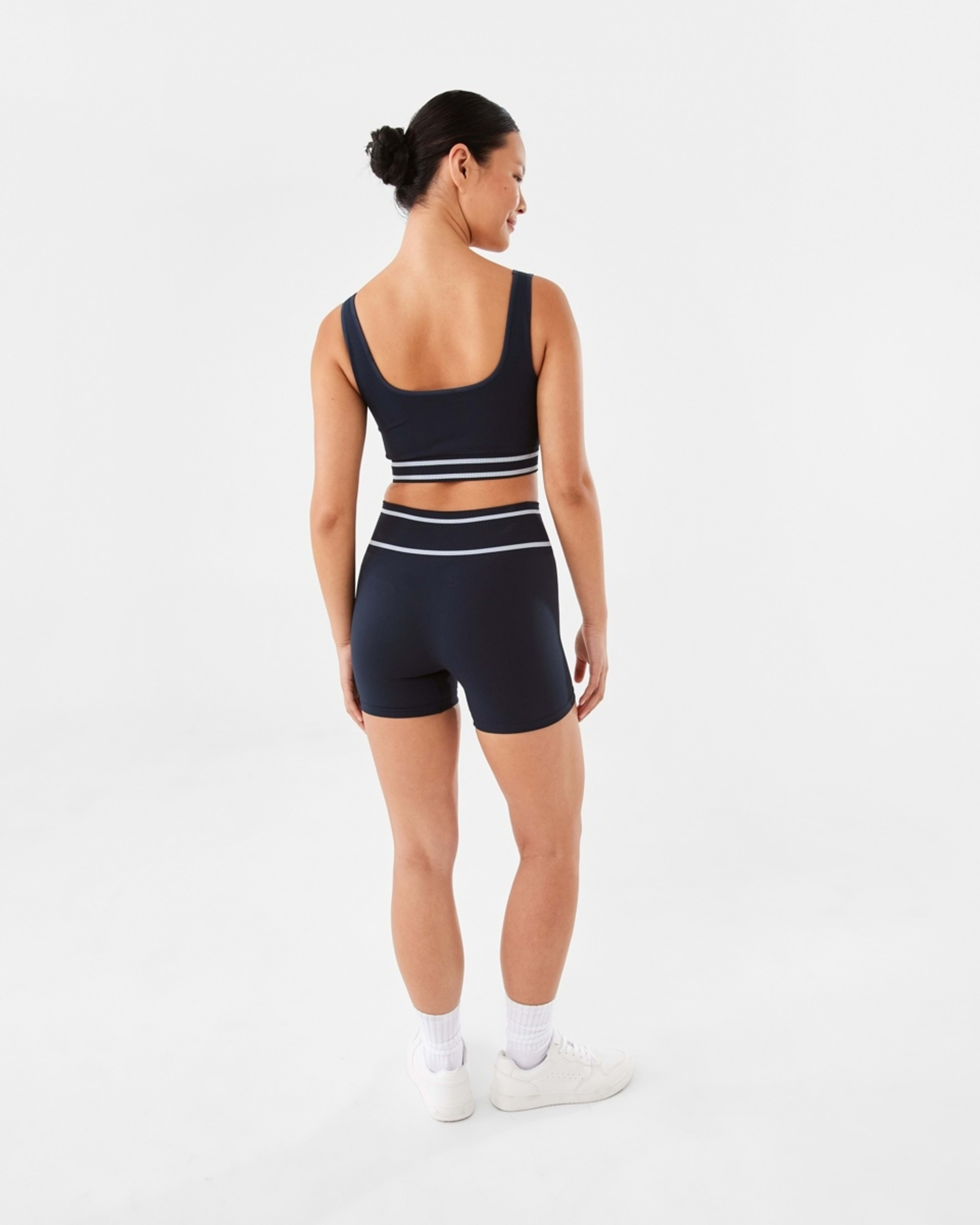 4 Active Womens Seamfree Tipping Bike Shorts Shade Navy, 4 of 6