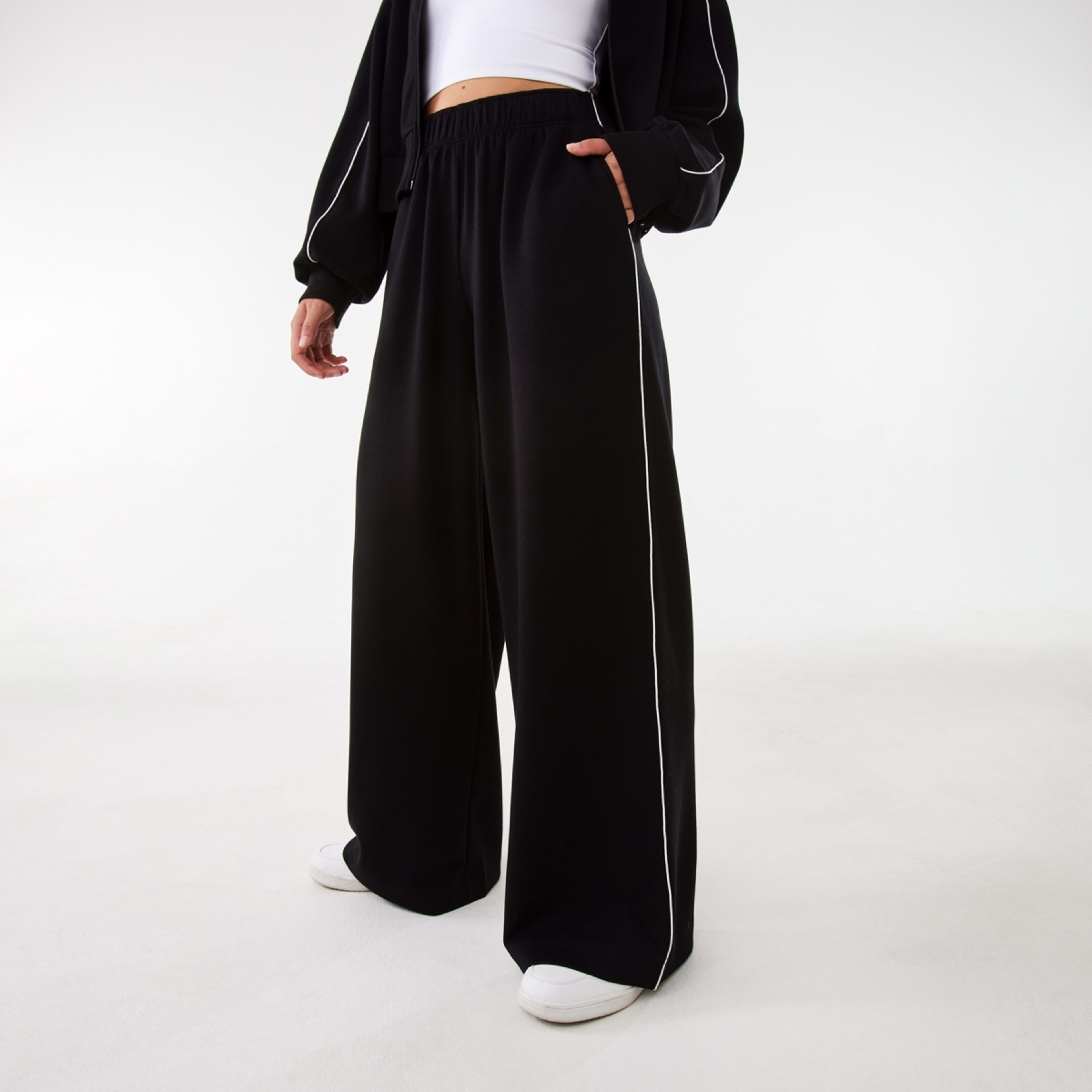 1 Active Womens Interlock Tipping Trackpants Black, 1 of 7