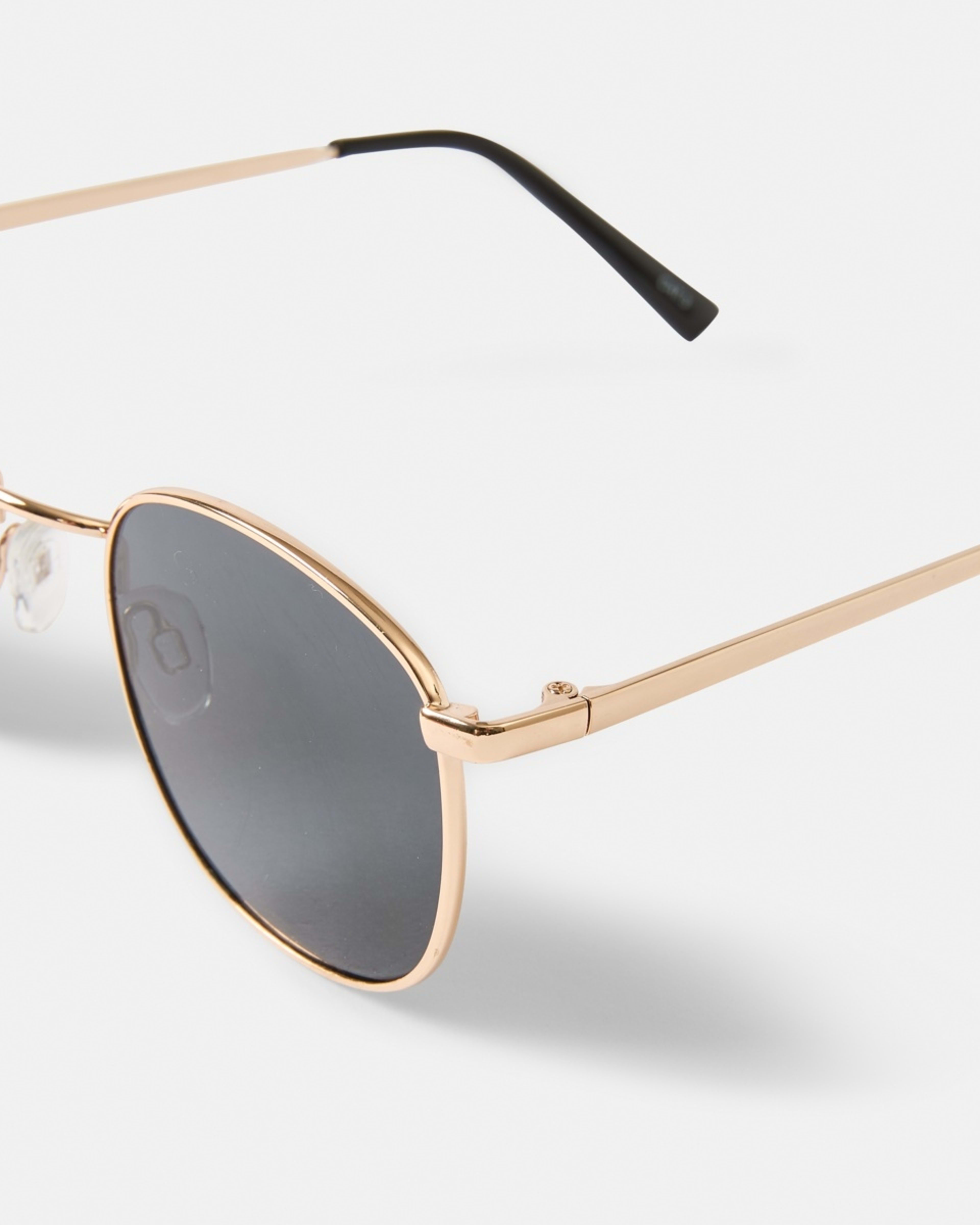 4 Classic Round Metal Sunglasses Gold, 4 of 6
