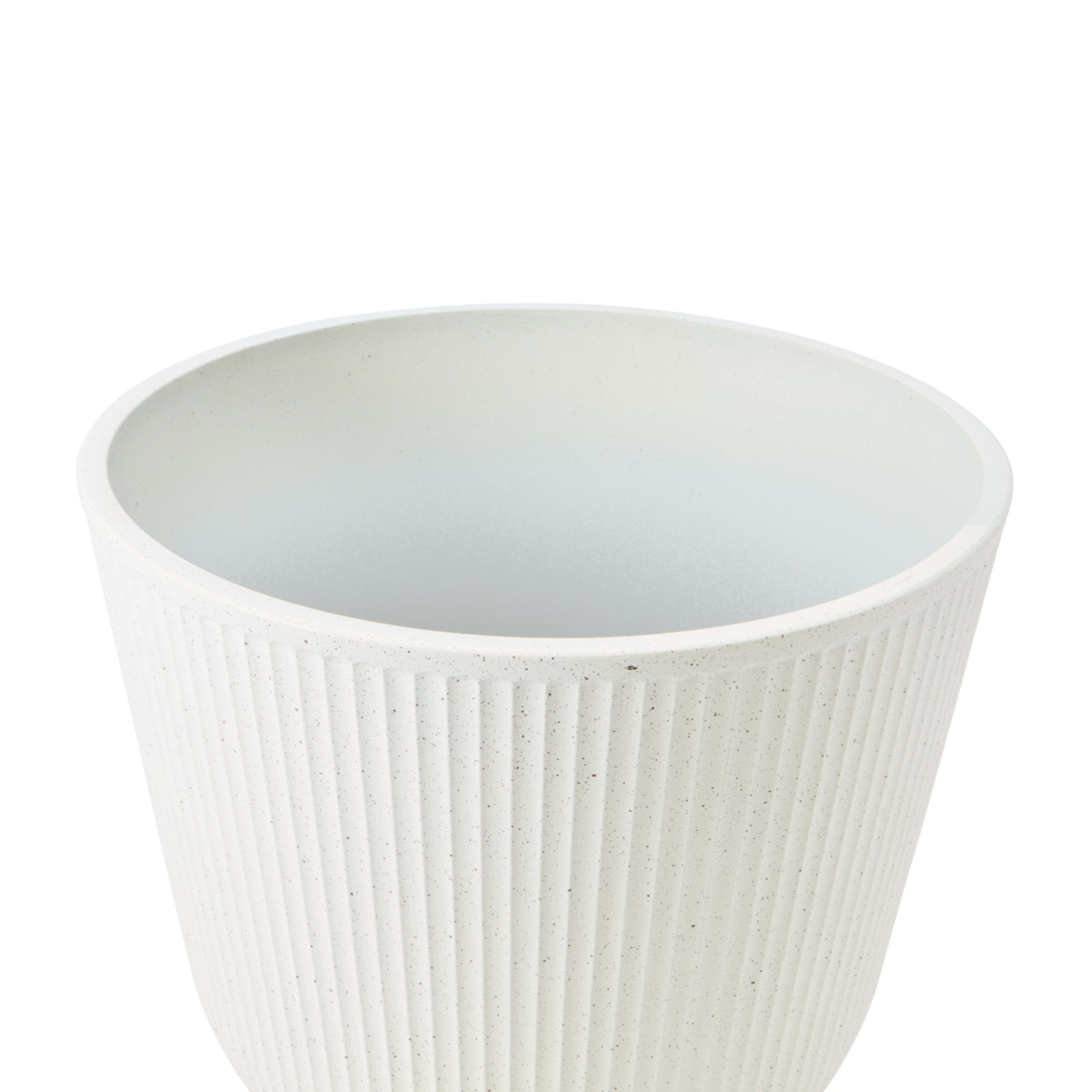 8 Set of 3 Linear Pots, 8 of 10