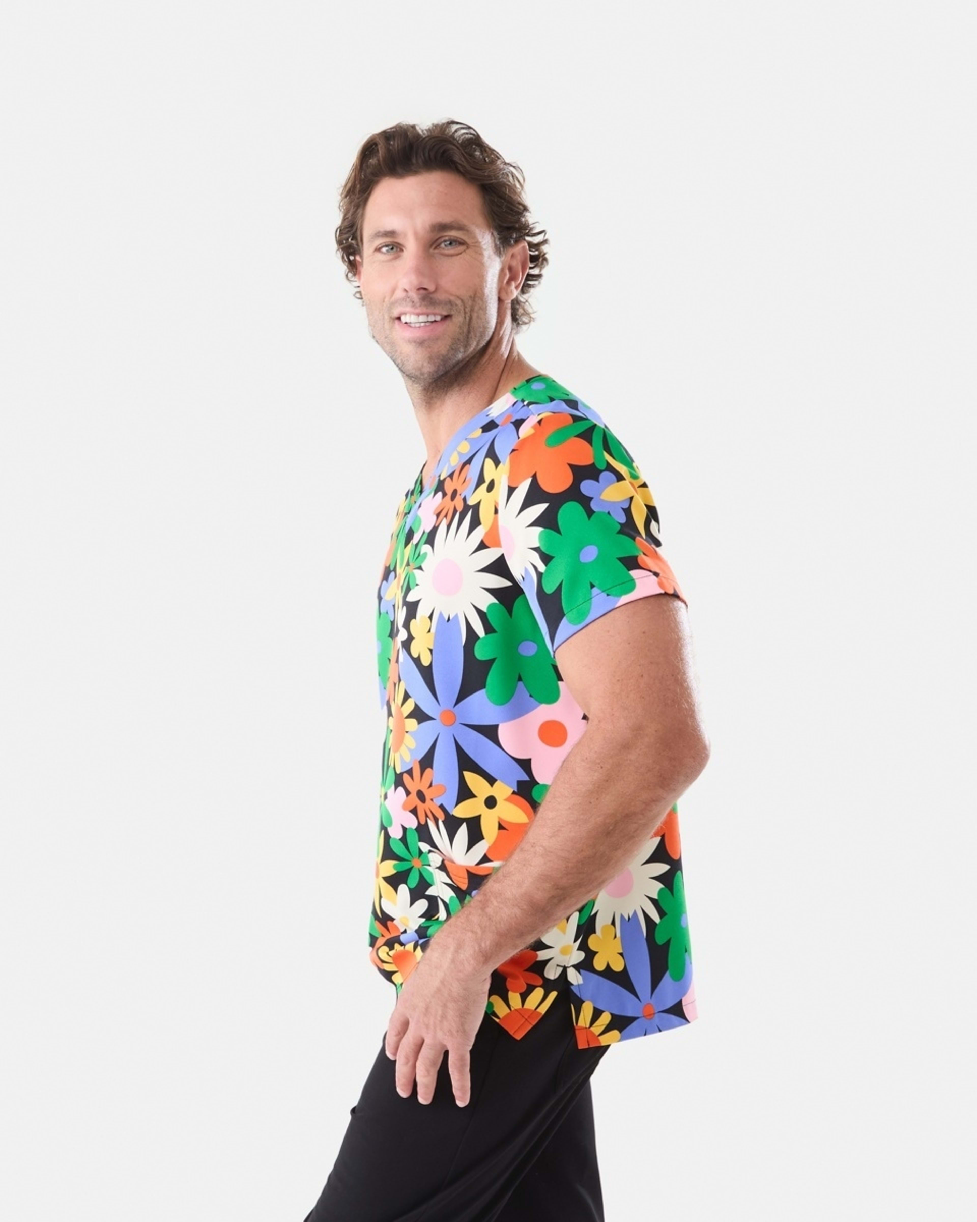 2 Work Short Sleeve Print Scrub Top Ovsz Flora, 2 of 6