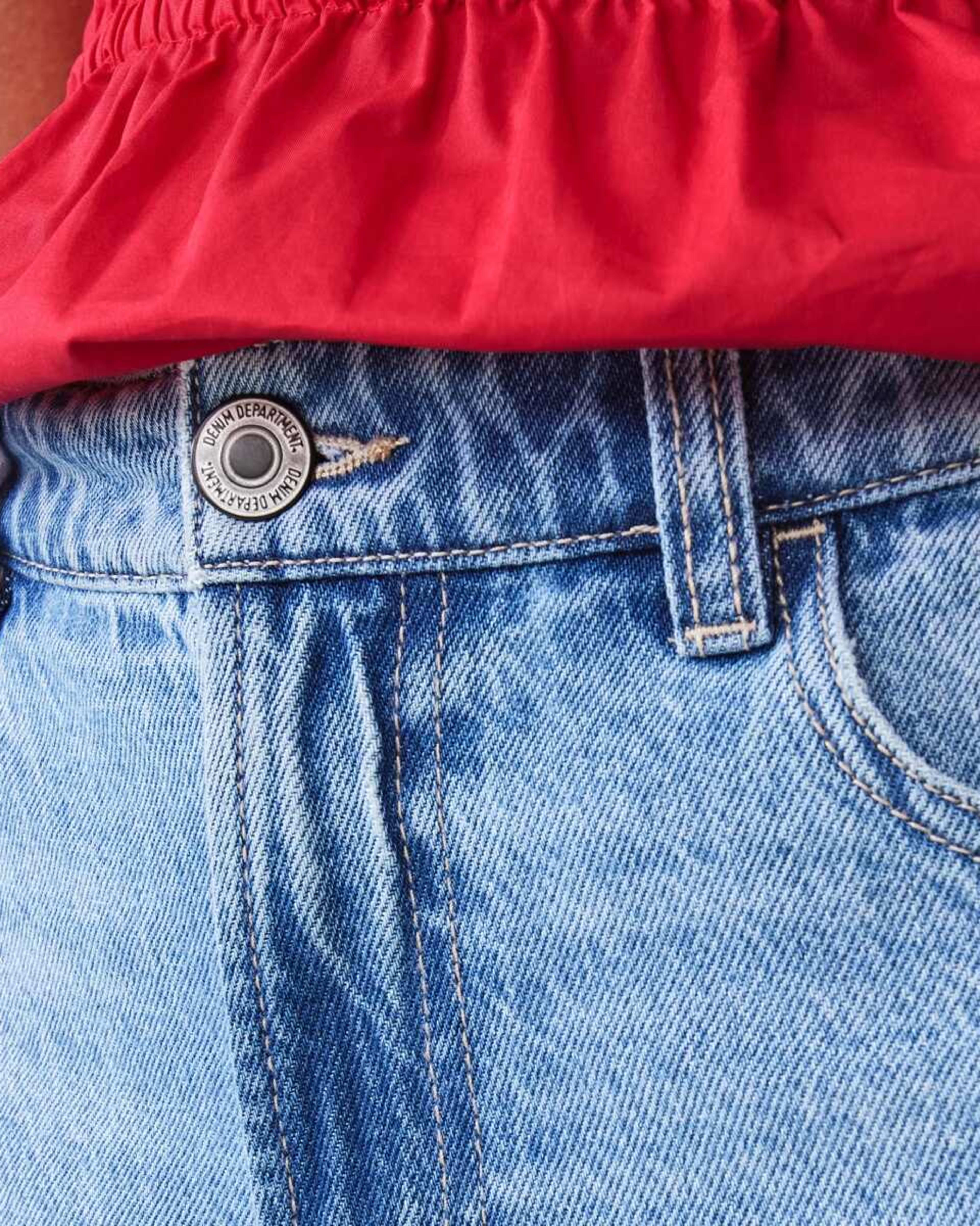 8 Straight Leg Stud Jeans Mid Wash, 8 of 9