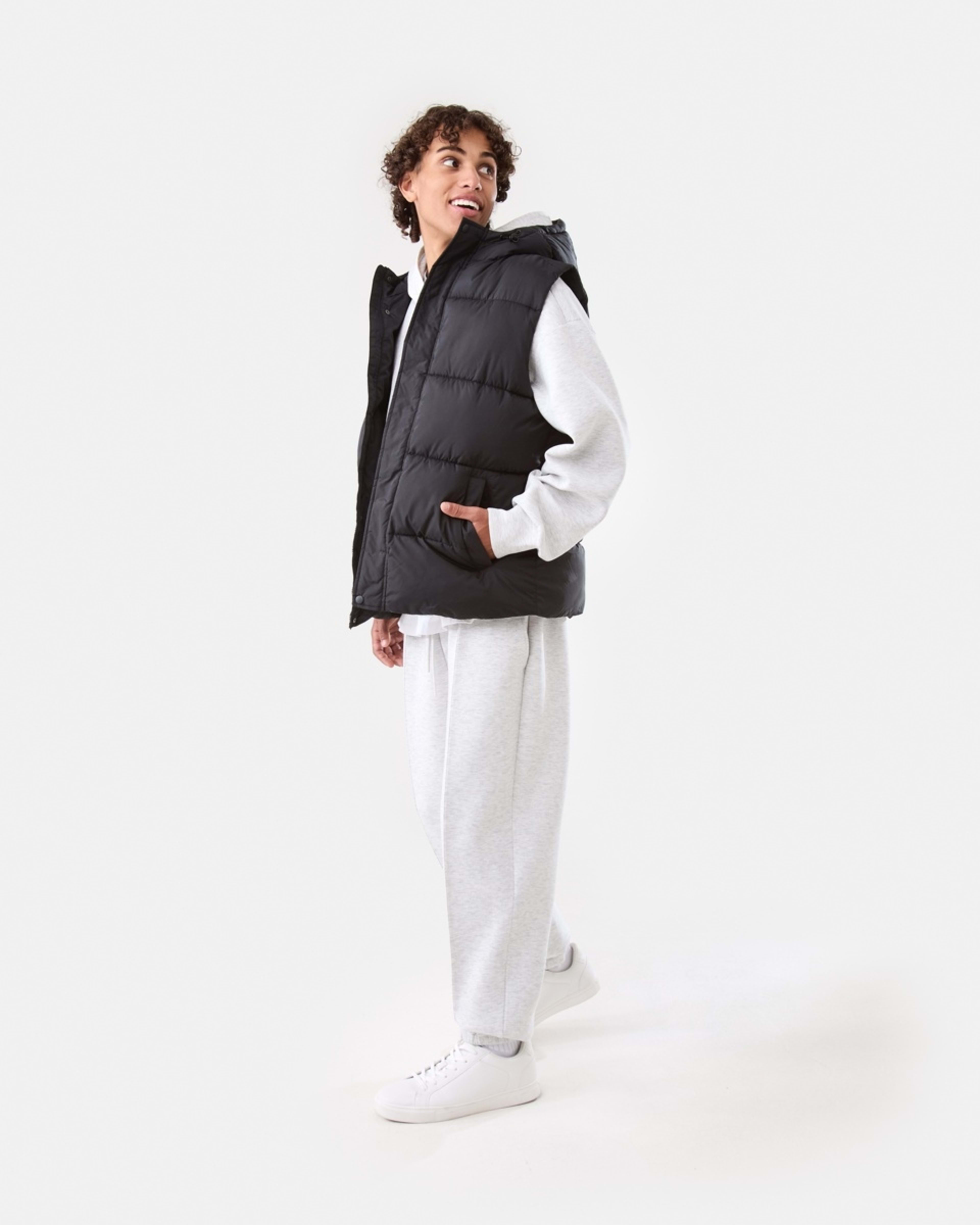 3 Hooded Puffer Vest Black, 3 of 7