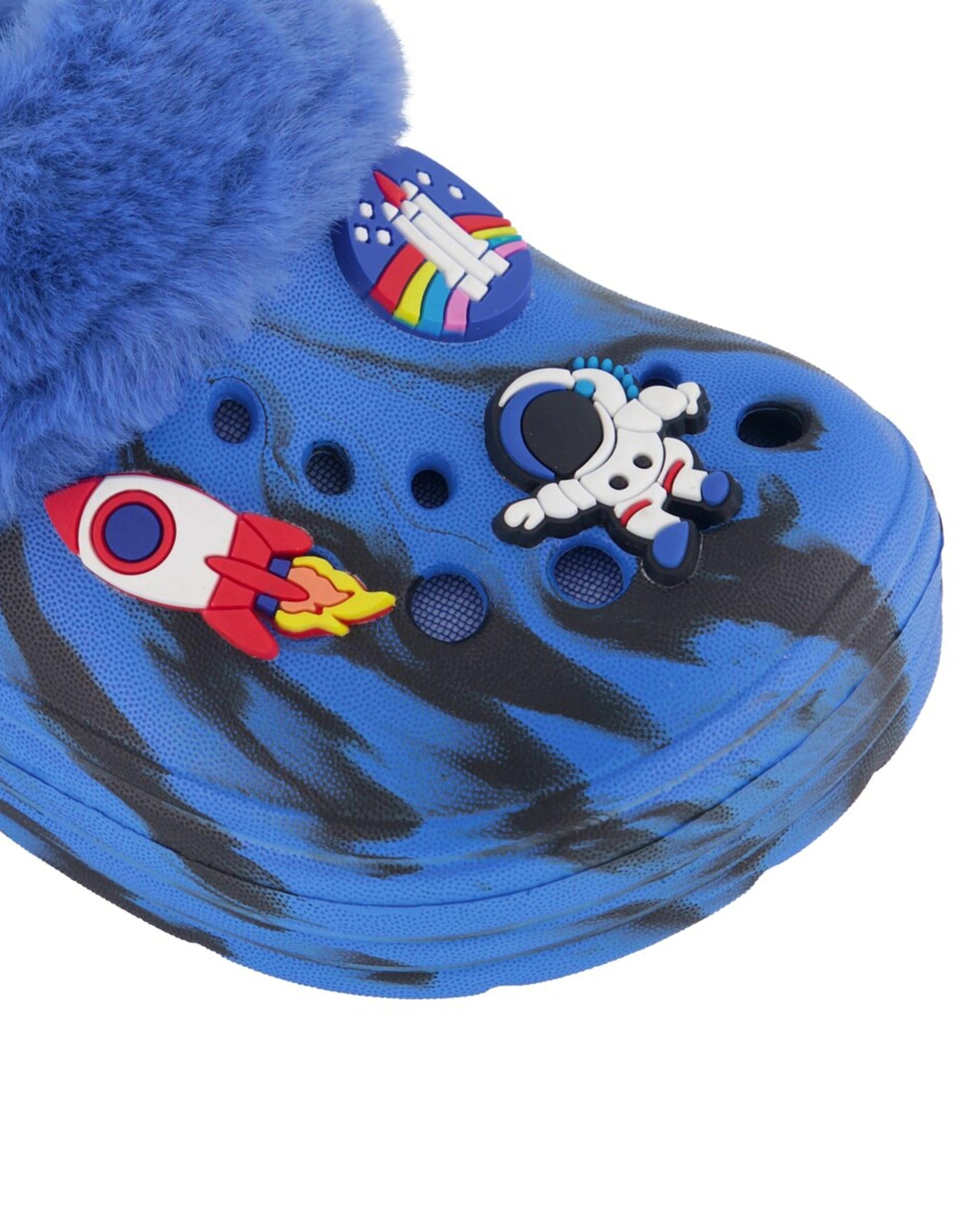 4 Junior Faux Fur Lined Clogs Marbleblue, 4 of 4
