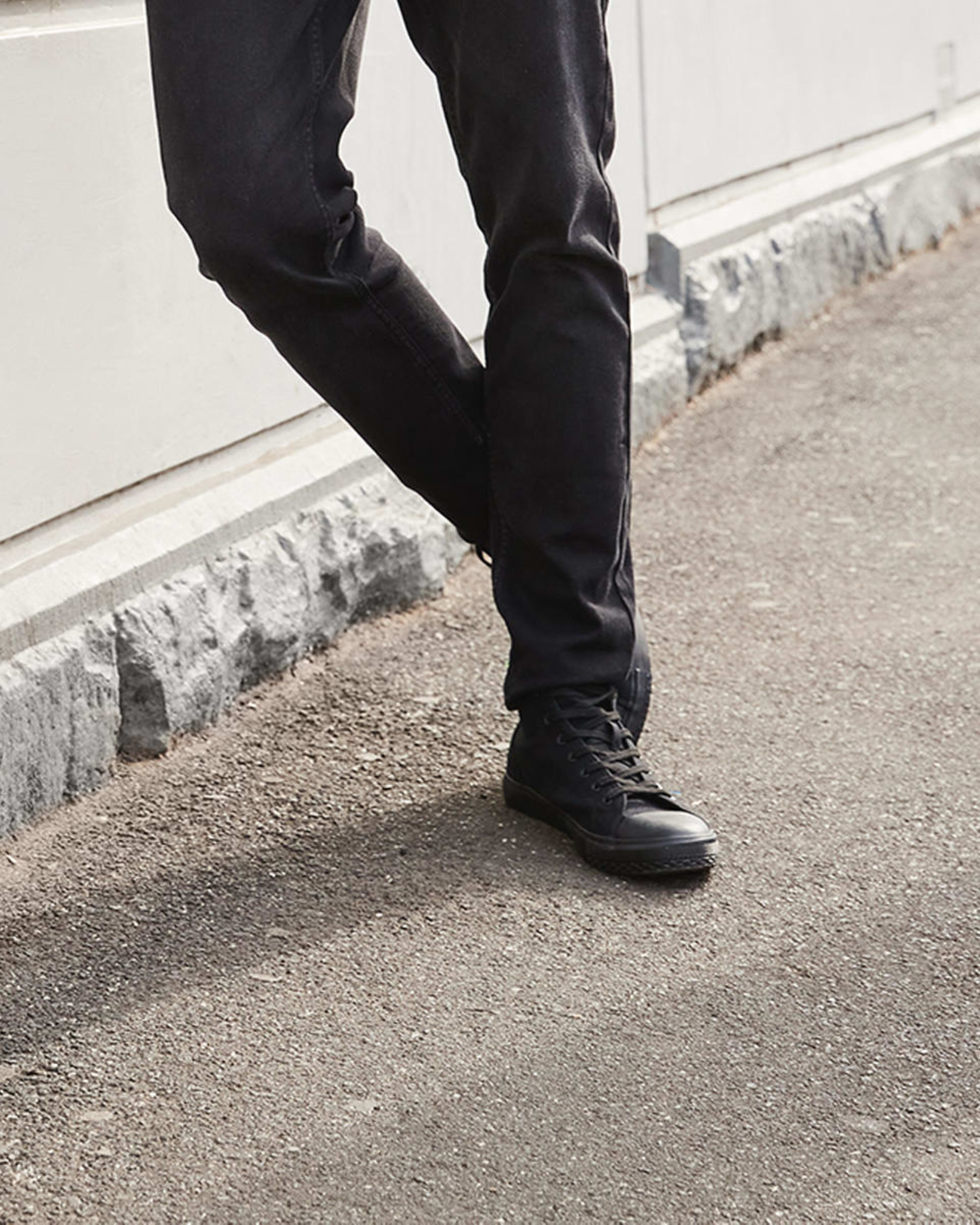 6 High Top Canvas Shoes Black, 6 of 6