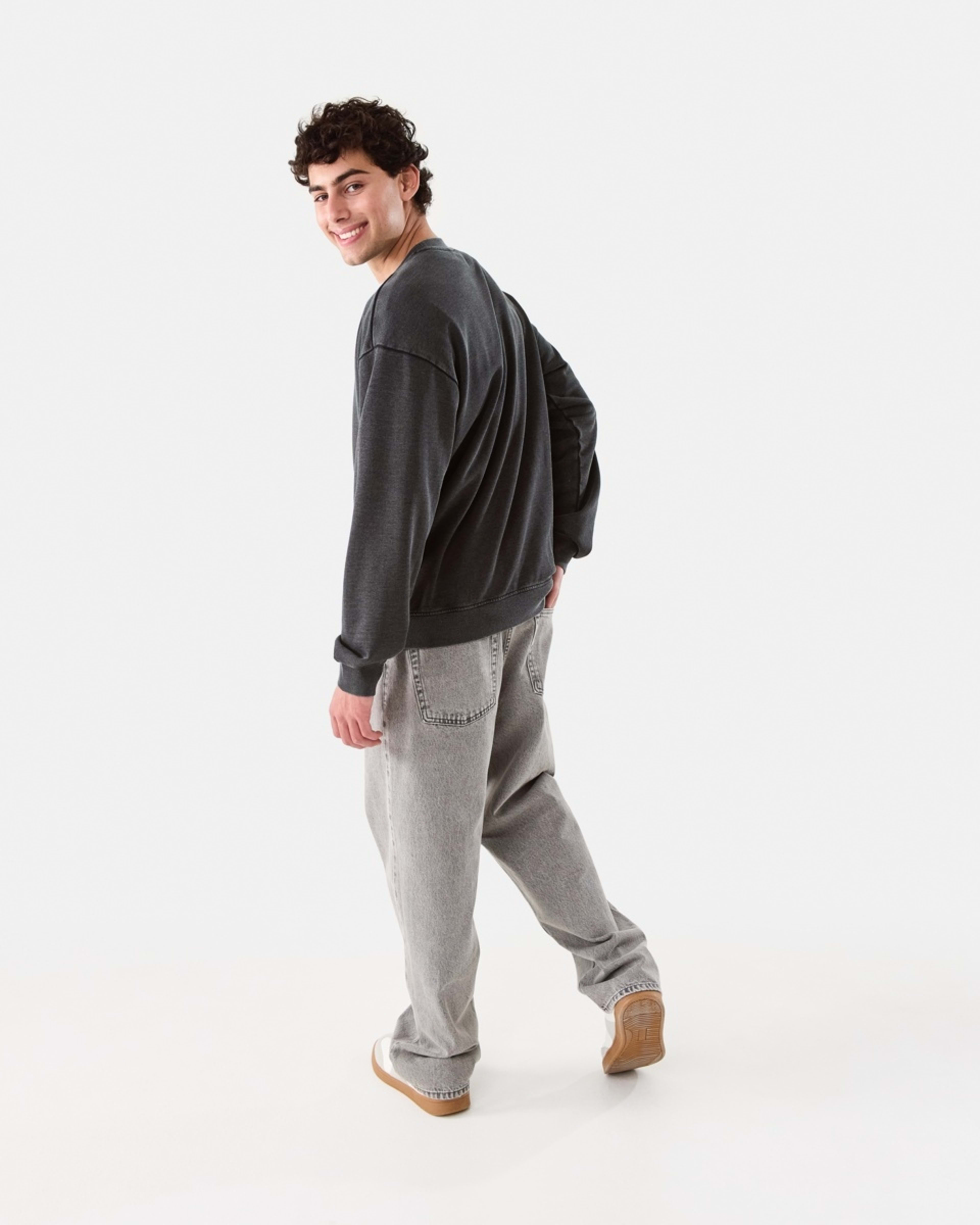 4 Oversized Crew Neck Sweatshirt Black, 4 of 10