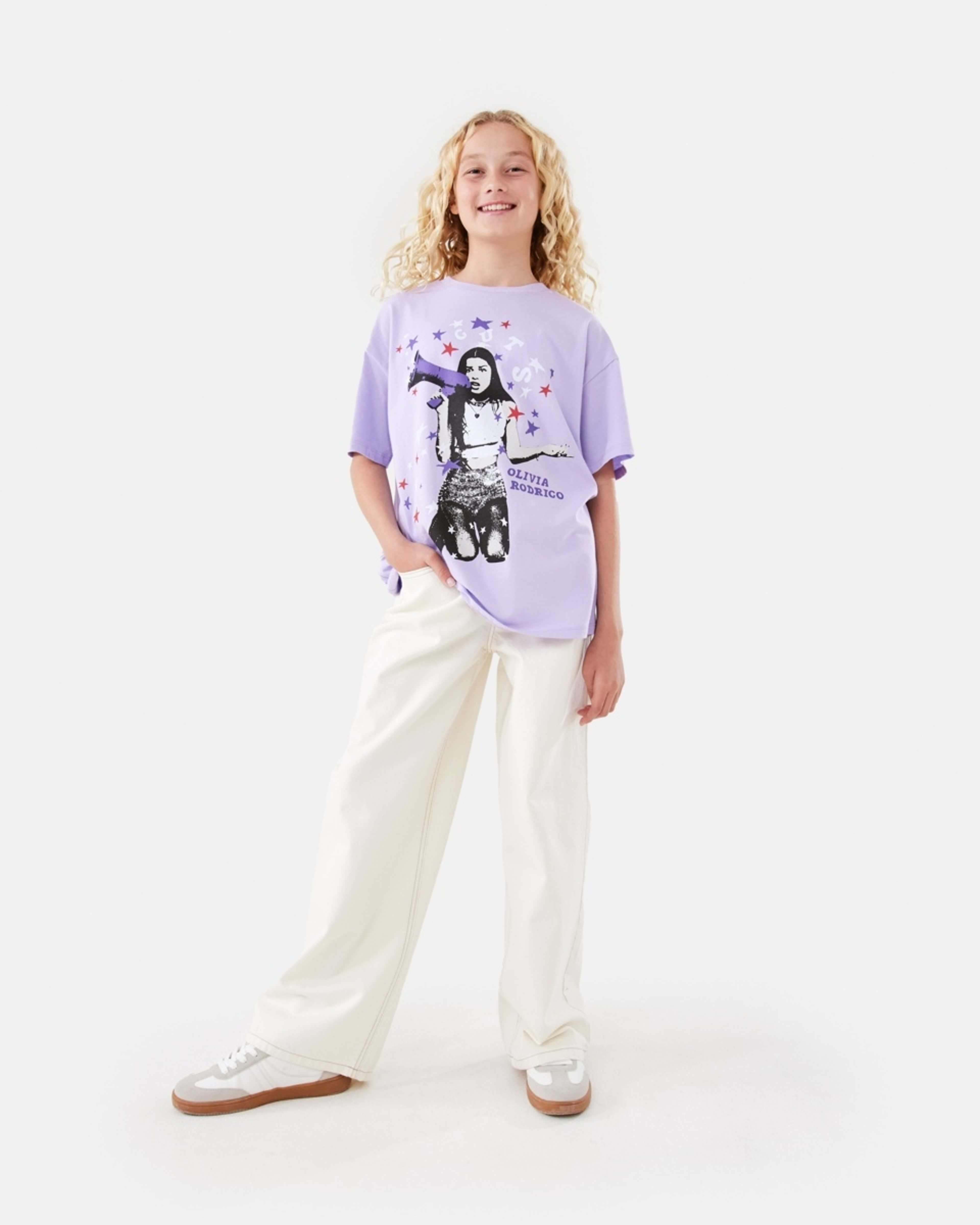 2 Olivia Rodrigo Oversized License T-shirt OLIVIA RODRIGO GUTS TOUR, 2 of 6