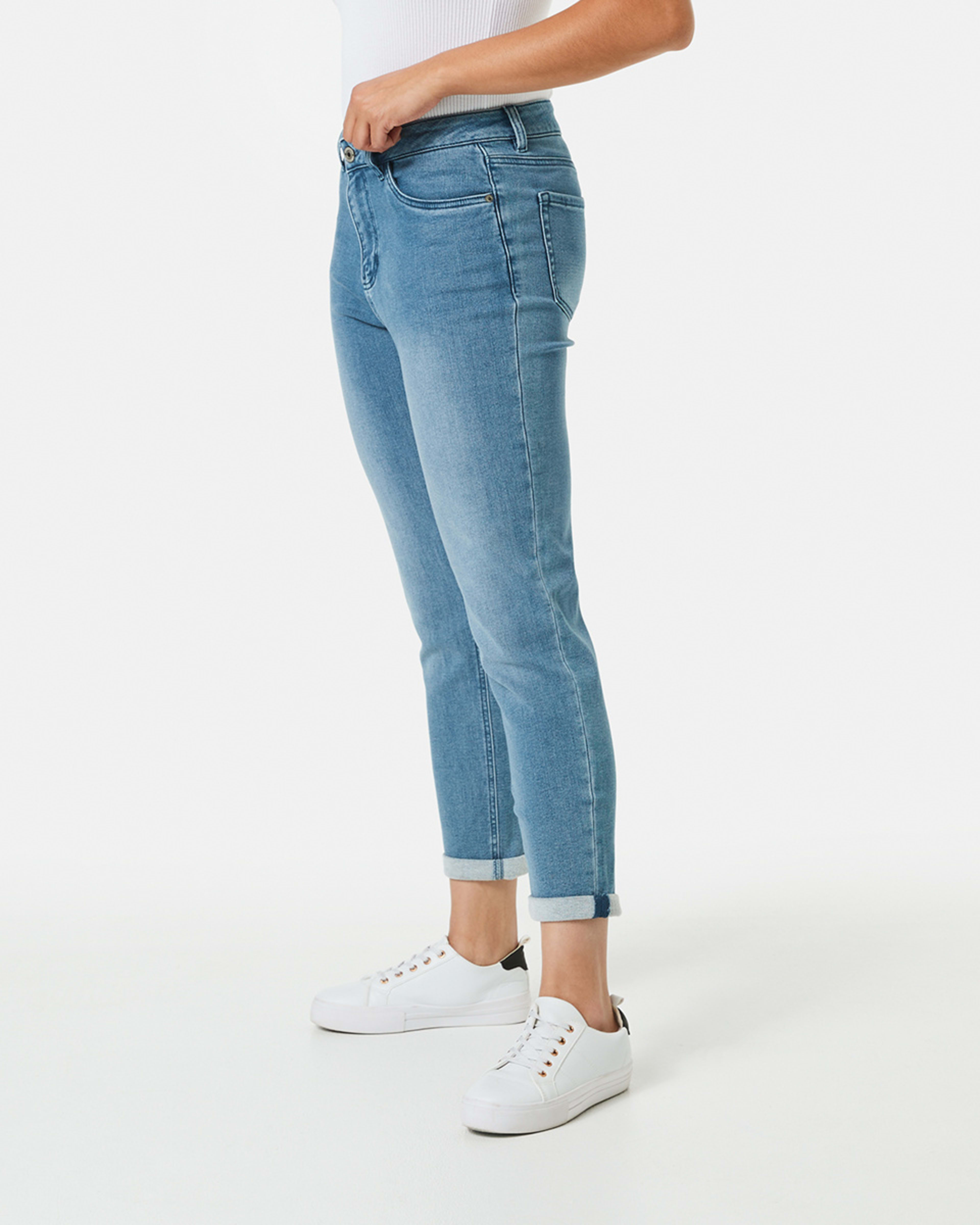 2 Boyfriend Jeans Mid Wash, 2 of 5