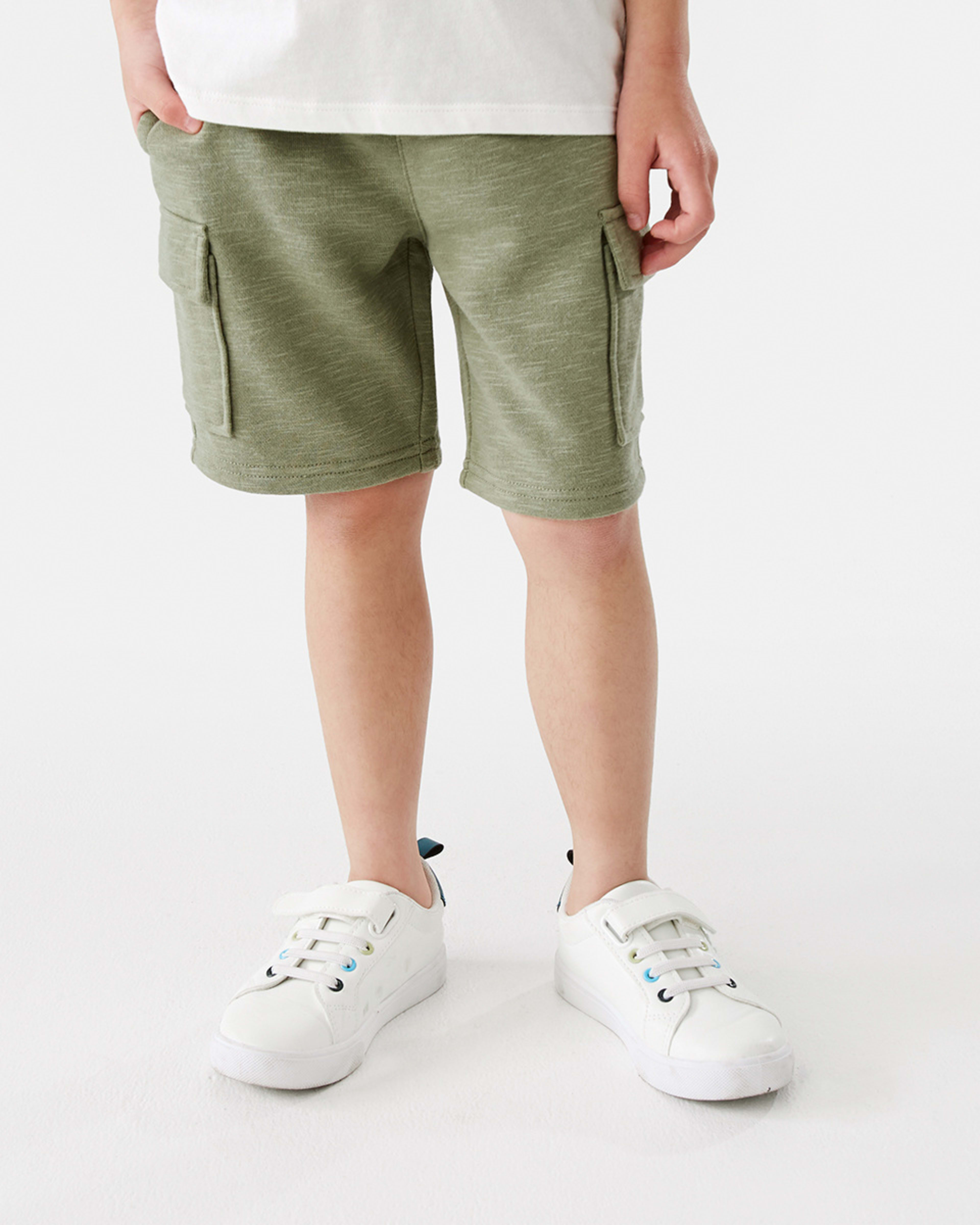 1 Cargo Knit Shorts Oil Green, 1 of 9