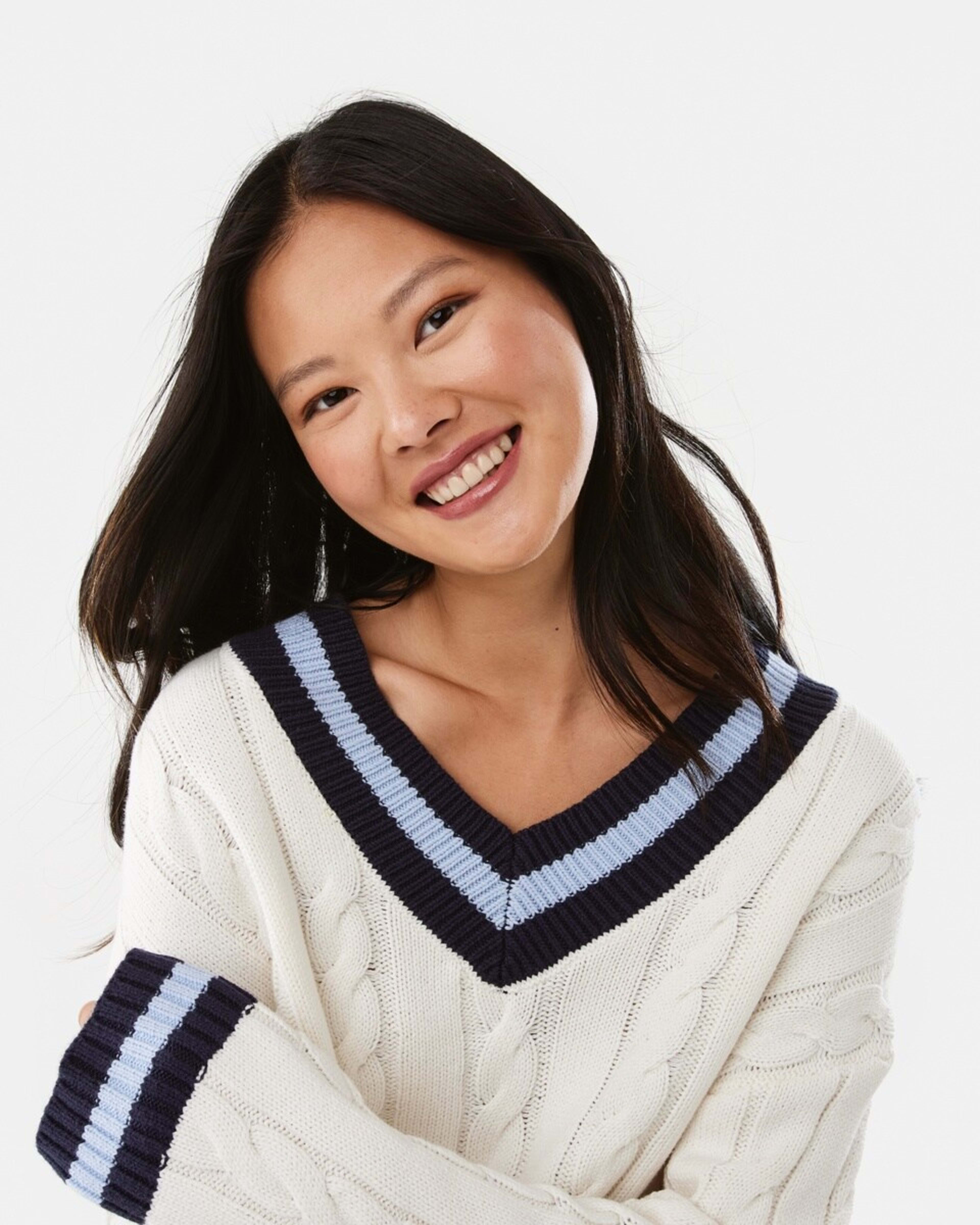 7 Cable V-Neck Jumper Ecru Tip, 7 of 10