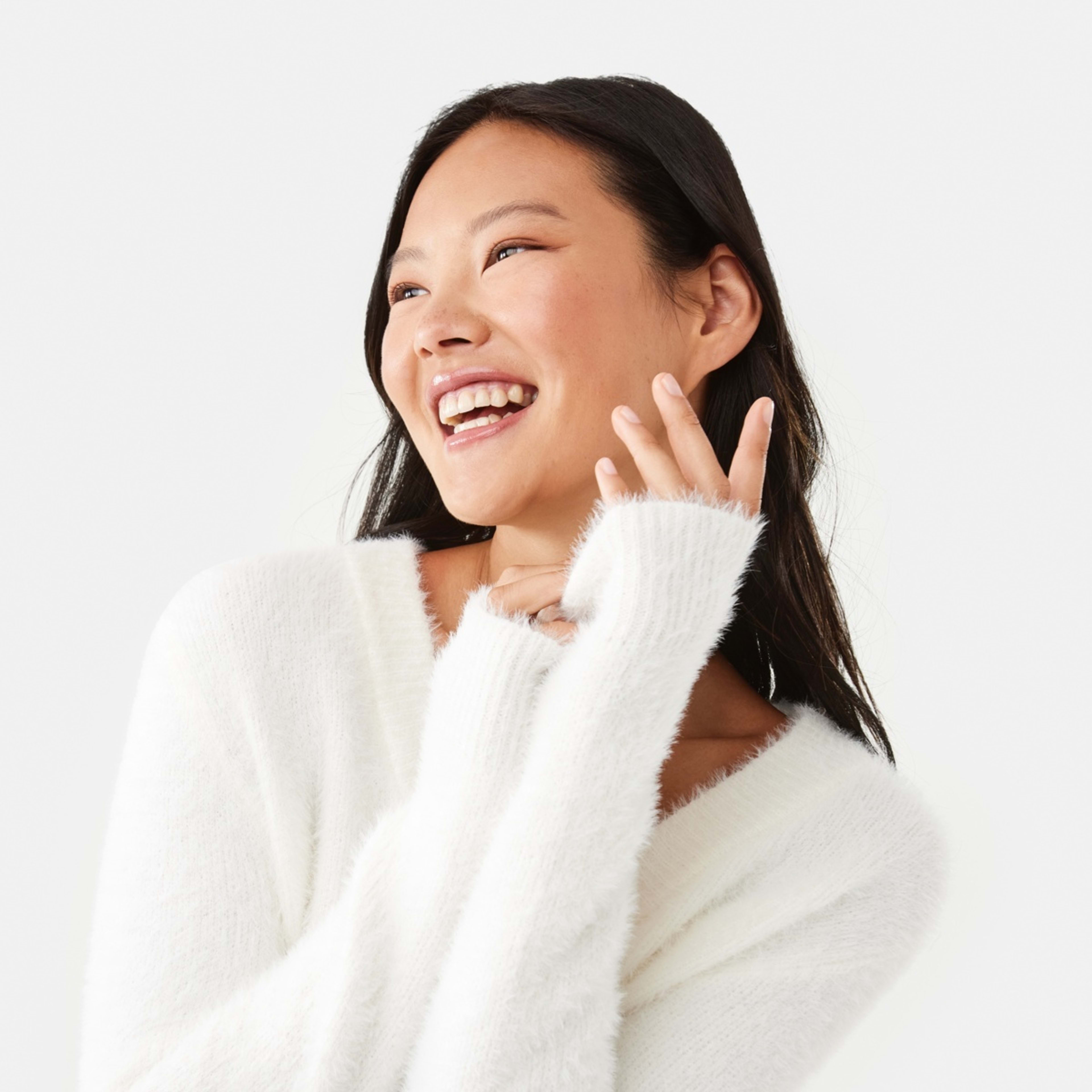 7 Eyelash V-Neck Jumper Snw White, 7 of 9