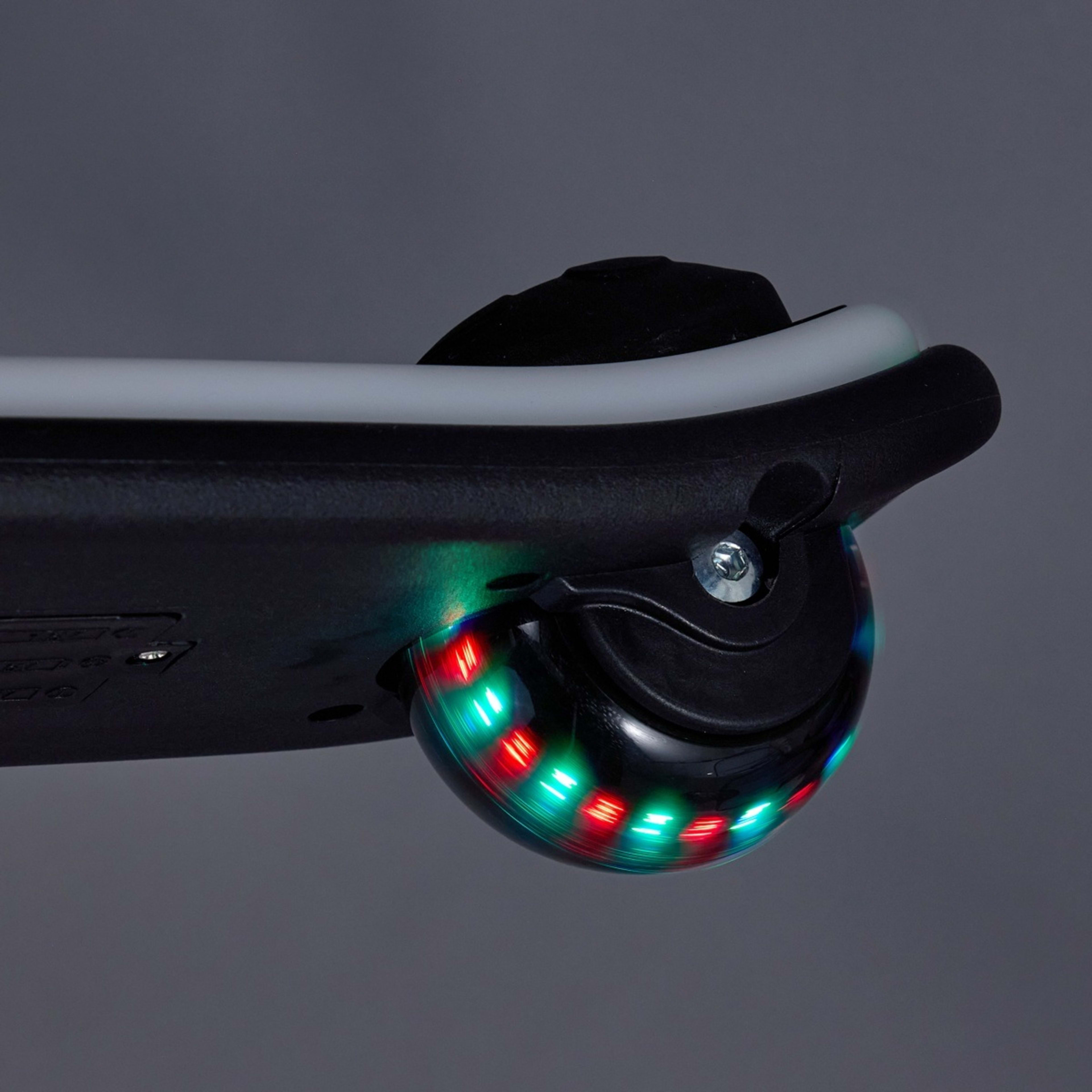 7 Light-Up Tri Scooter, 7 of 9