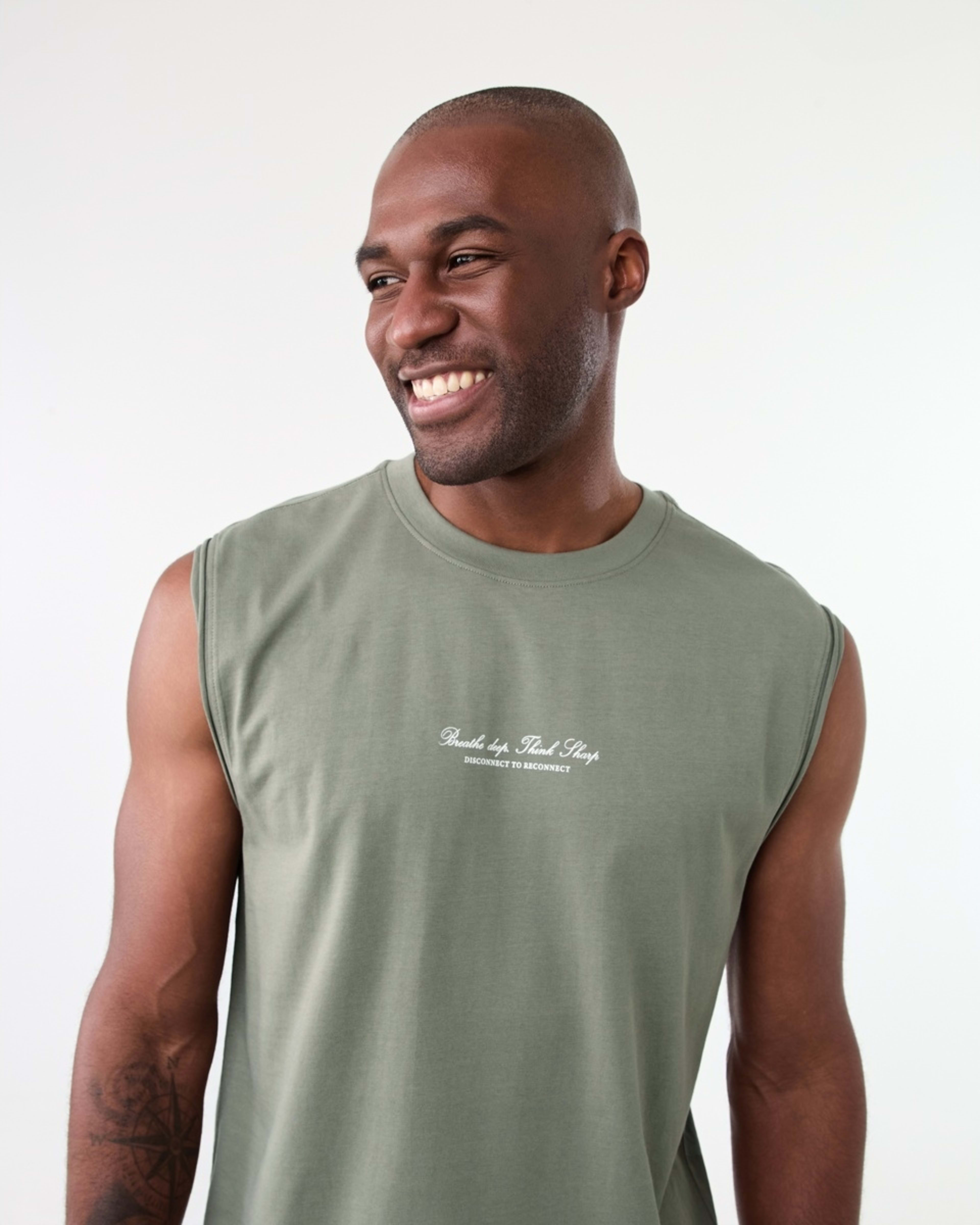 4 Graphic Curved Hem Muscle Grn Botanc, 4 of 6