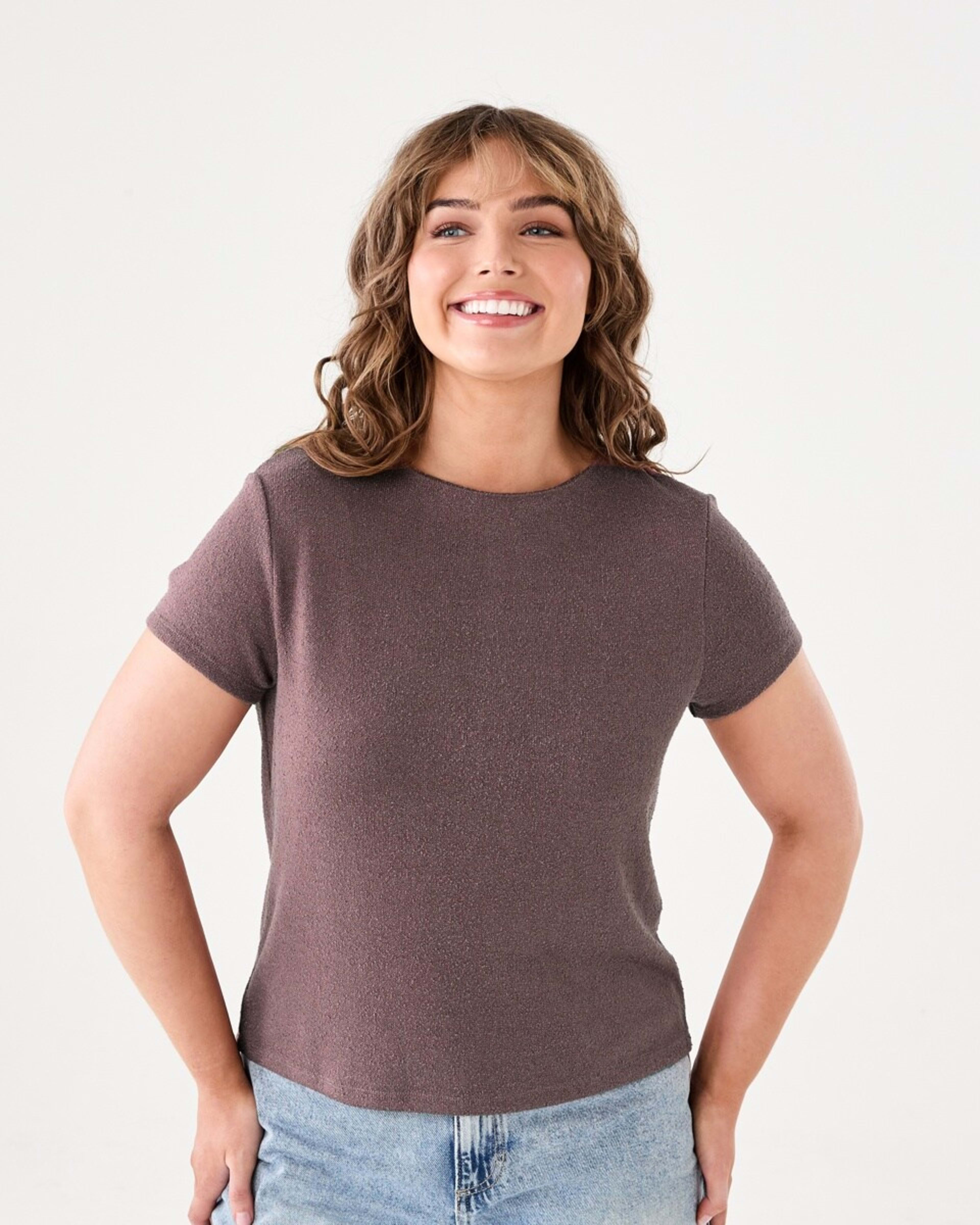 1 Short Sleeve Textured Top FAWN TAUPE, 1 of 5